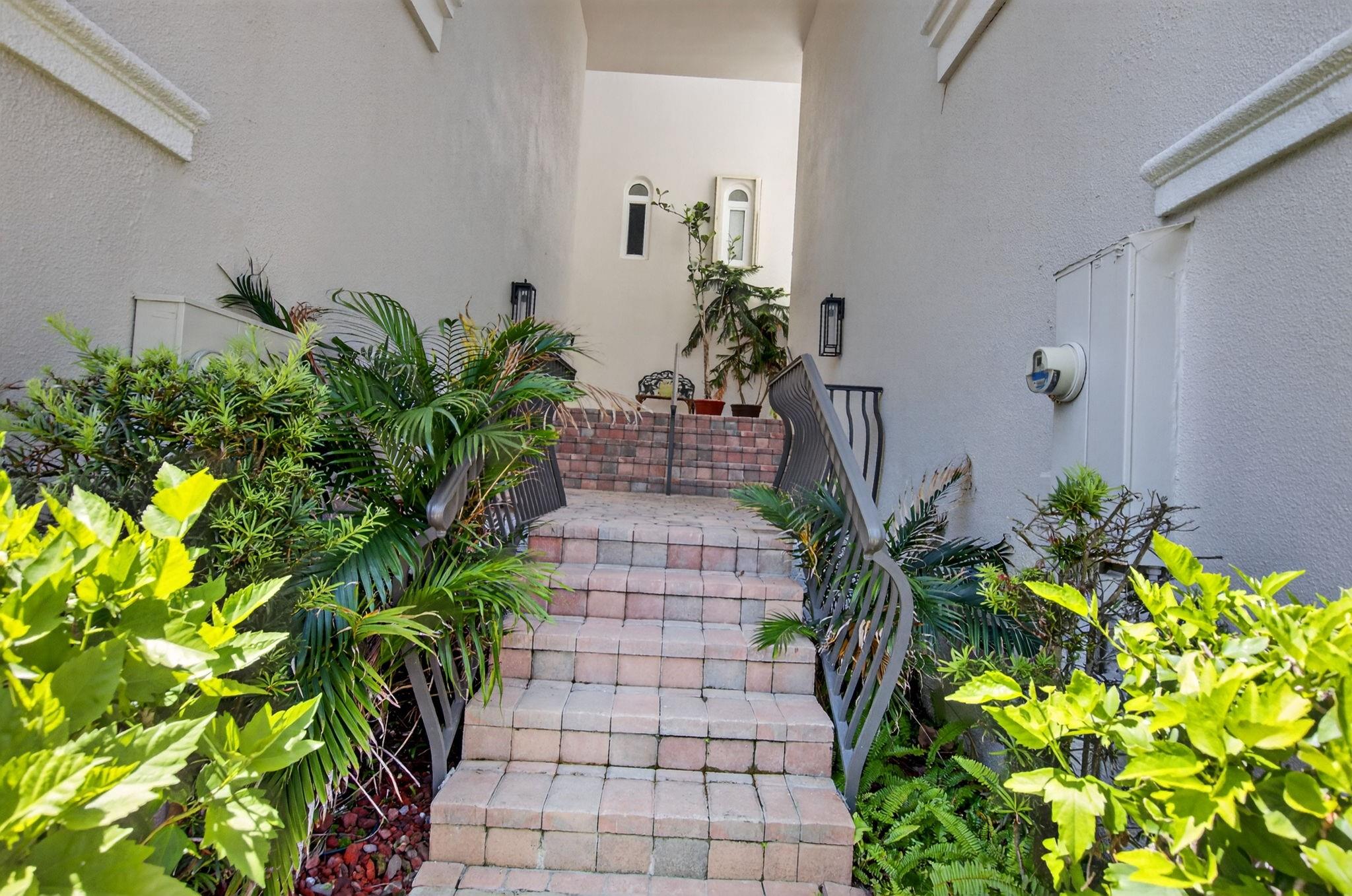 1754 Bay Dr 1754