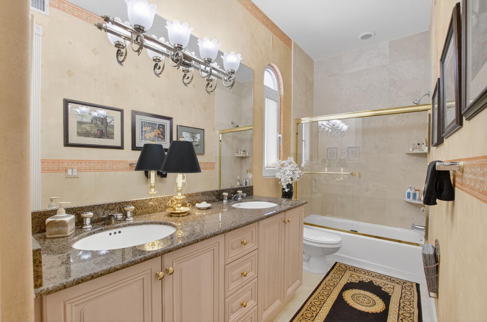 1754 Bay Dr 1754