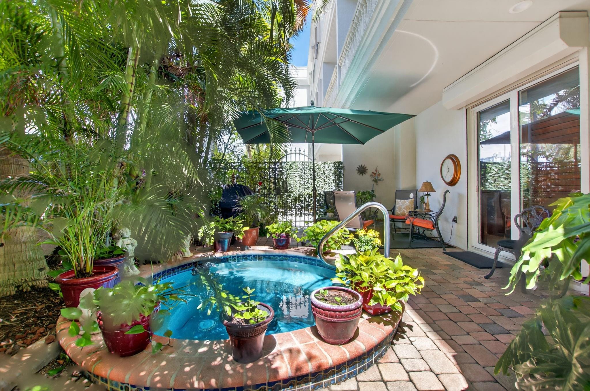 1754 Bay Dr 1754