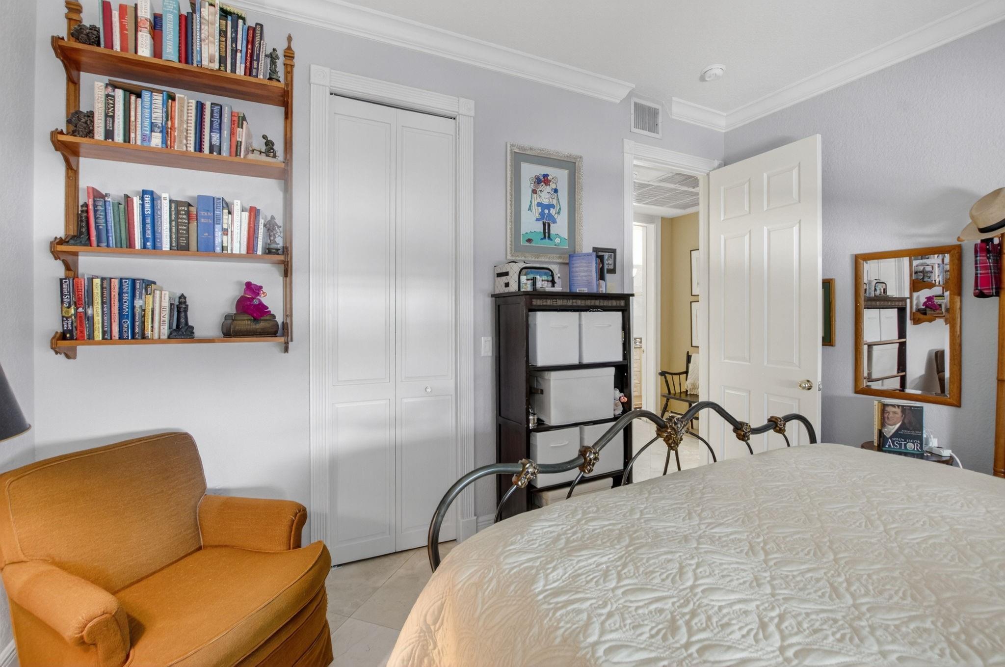 1754 Bay Dr 1754