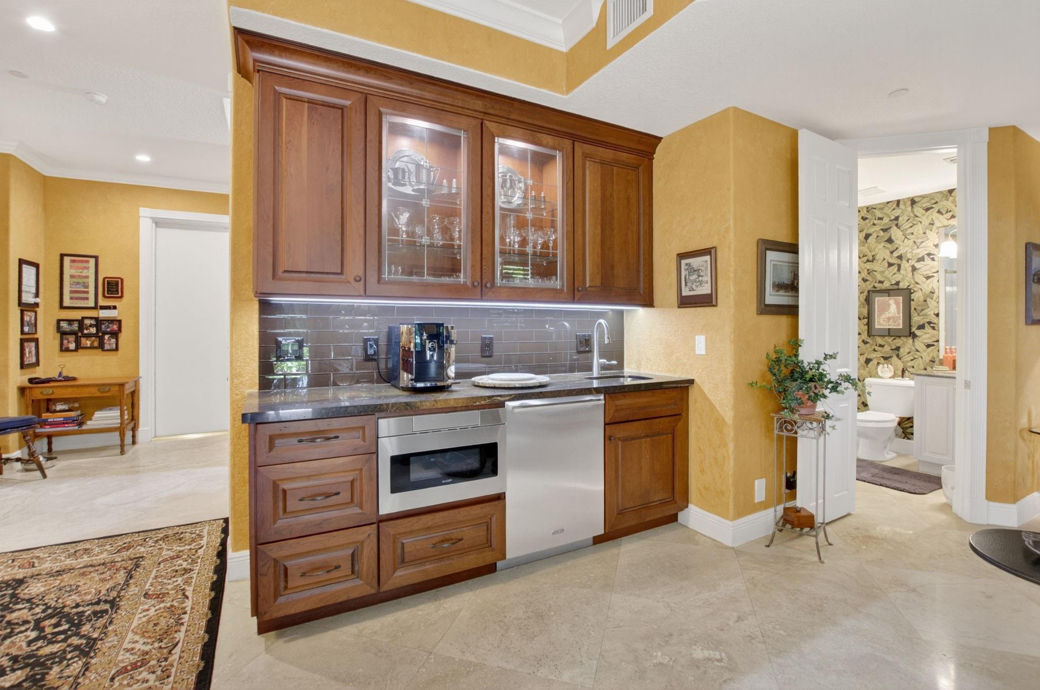 1754 Bay Dr 1754