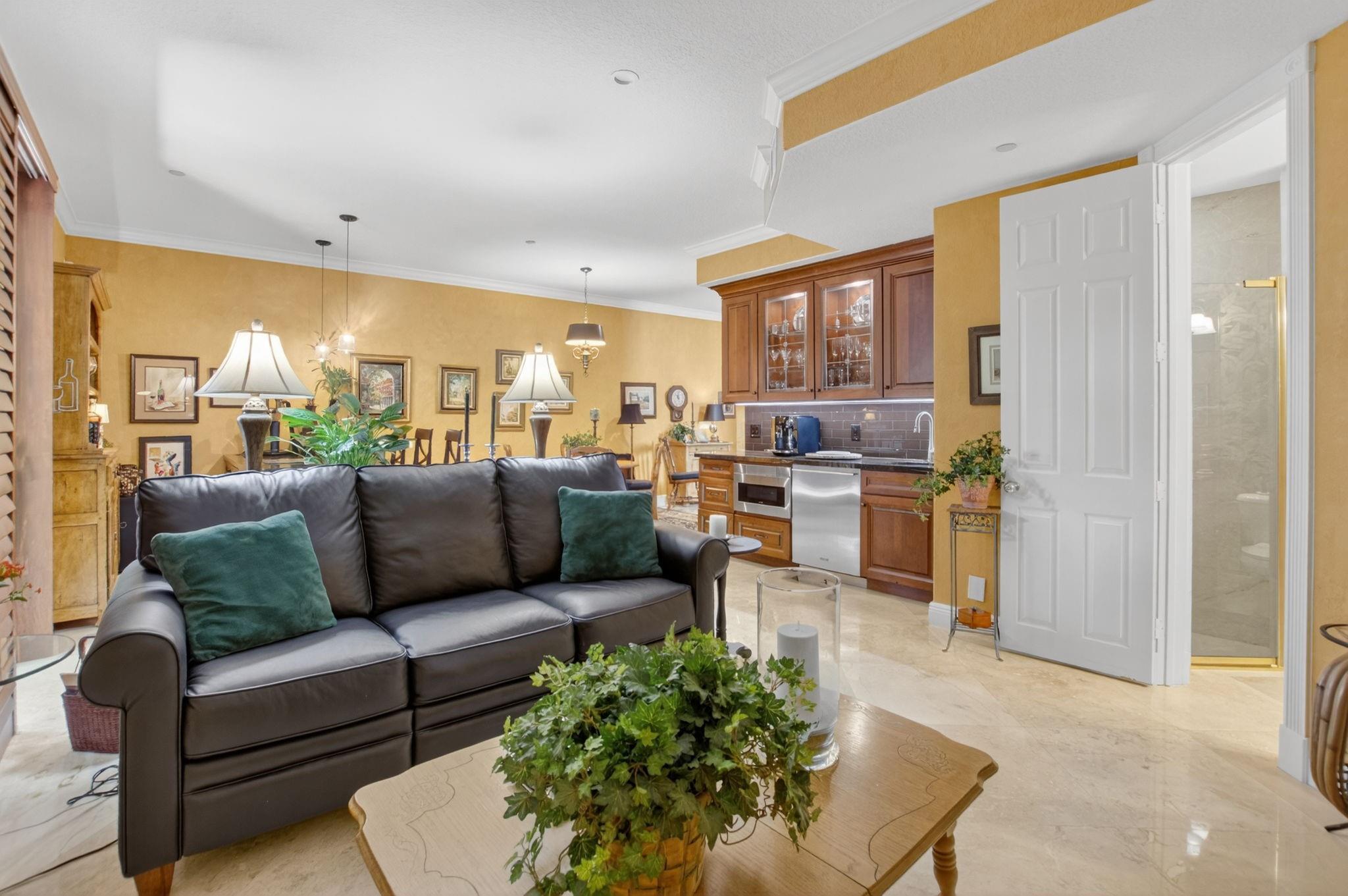 1754 Bay Dr 1754