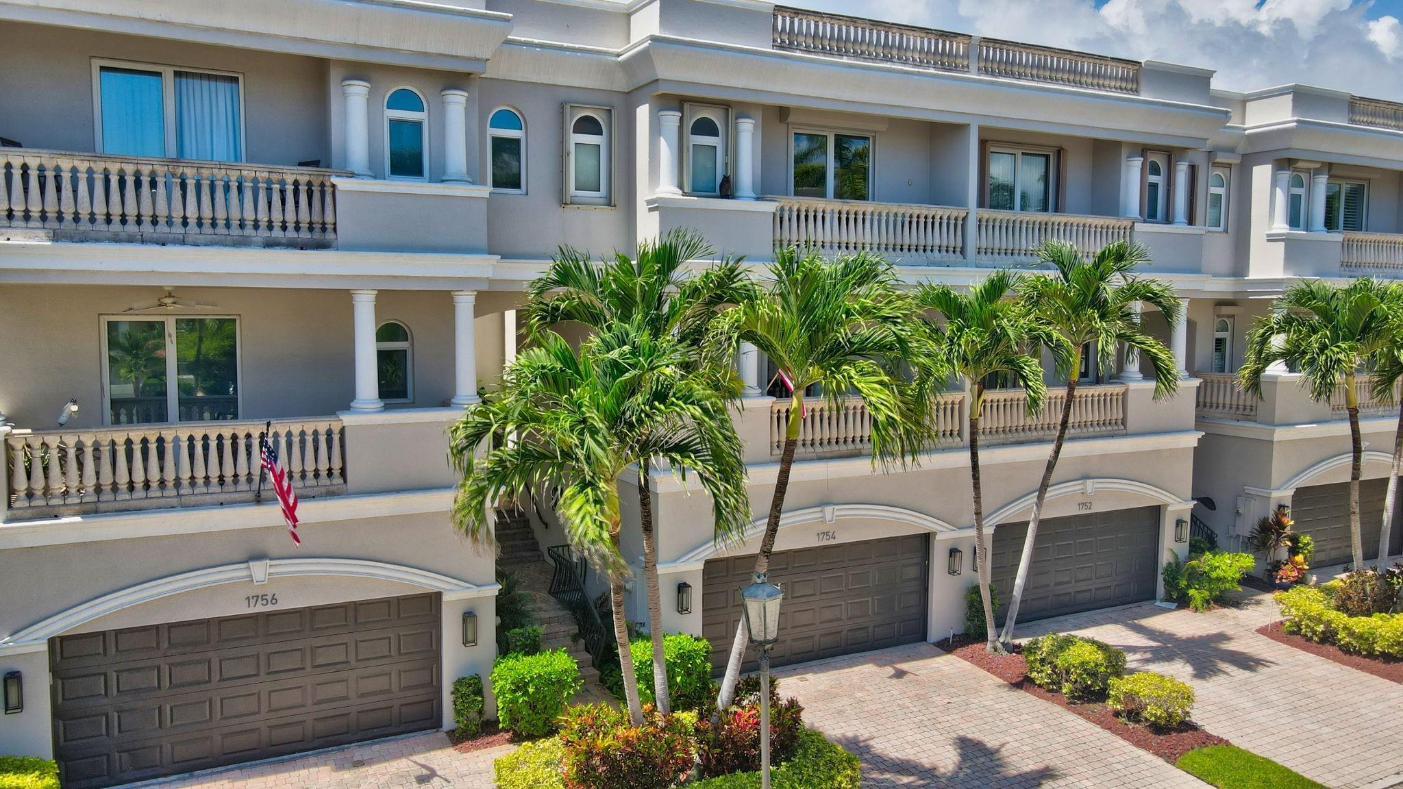 1754 Bay Dr 1754