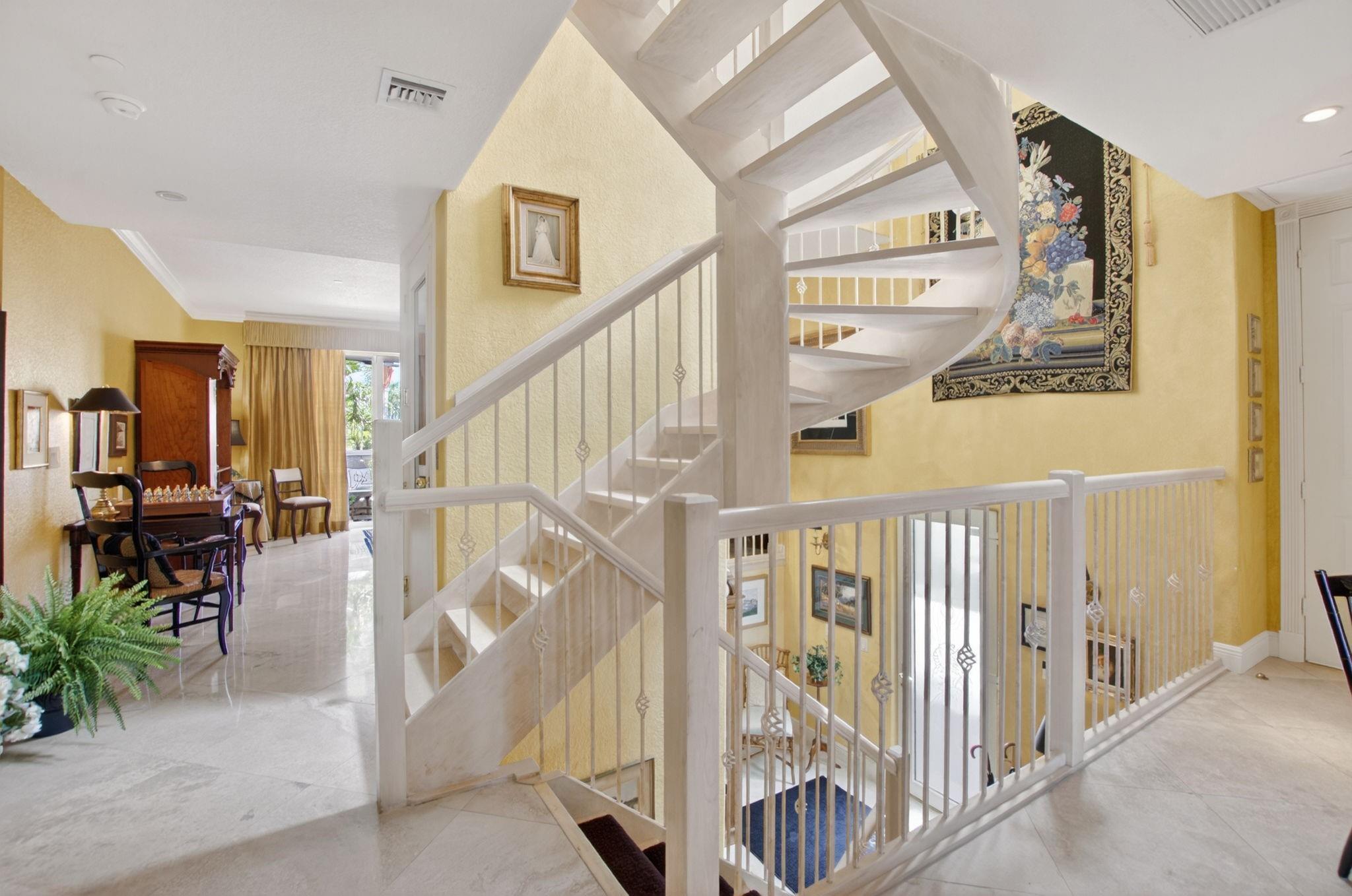 1754 Bay Dr 1754