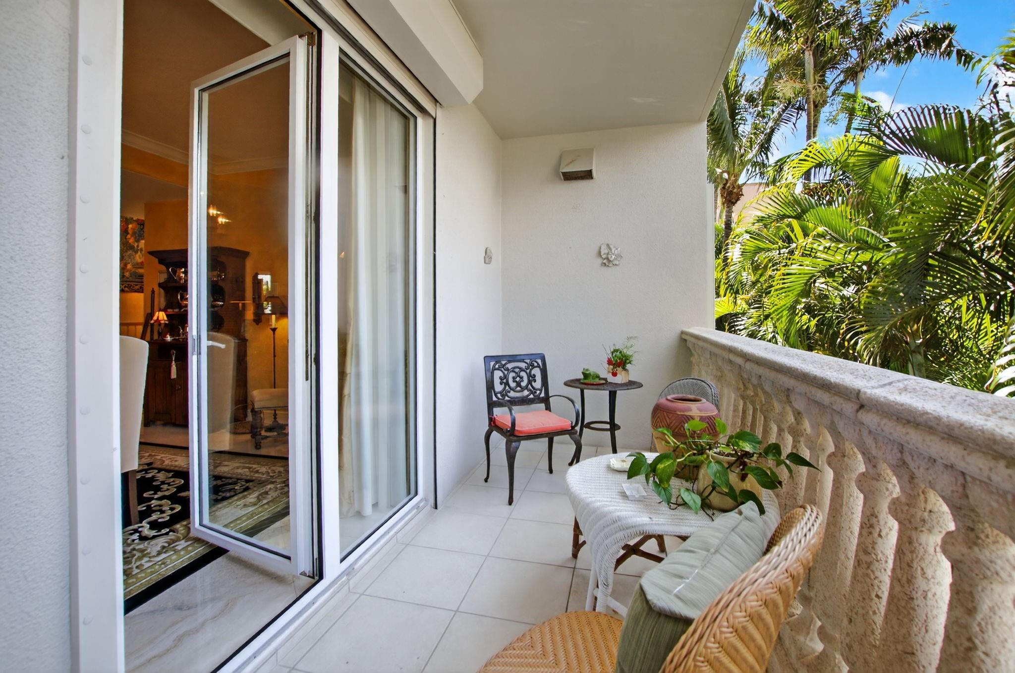 1754 Bay Dr 1754