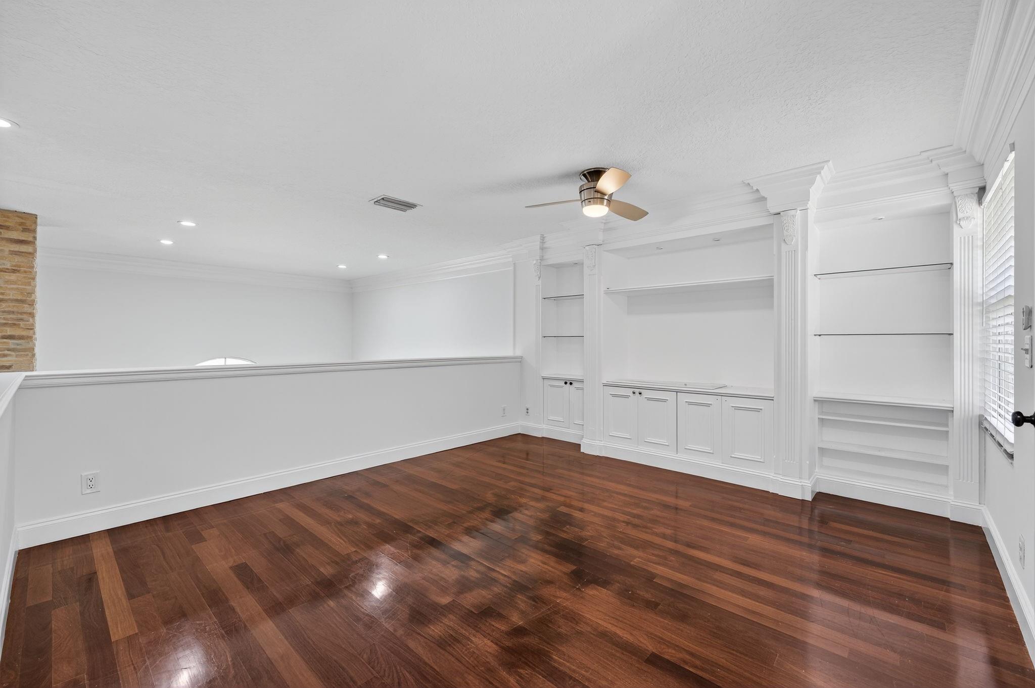 6401 NW 58th Ter
