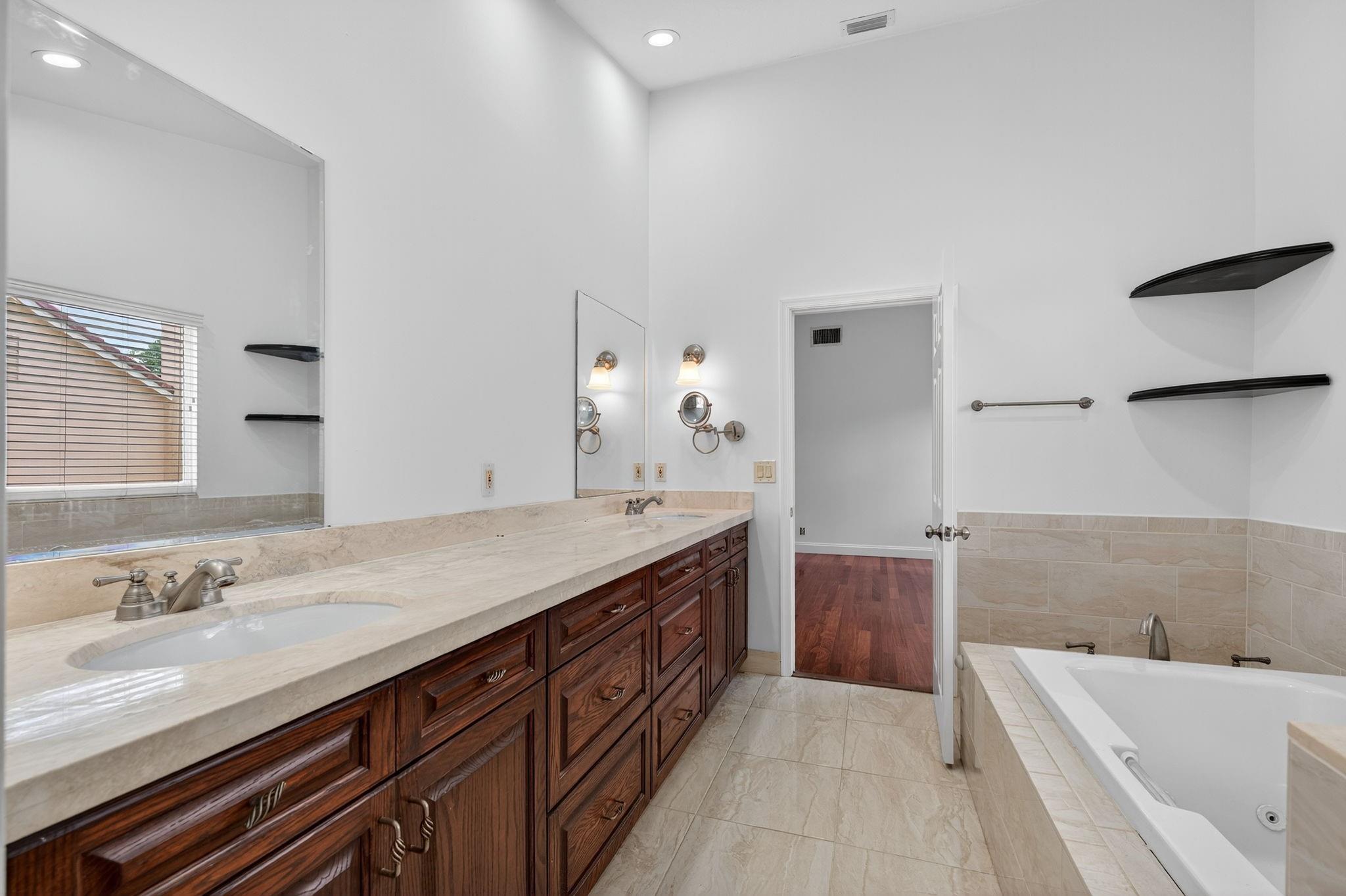 6401 NW 58th Ter
