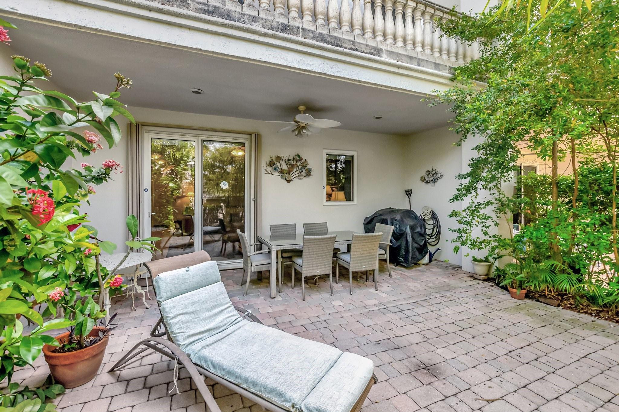 1776 Bay Dr