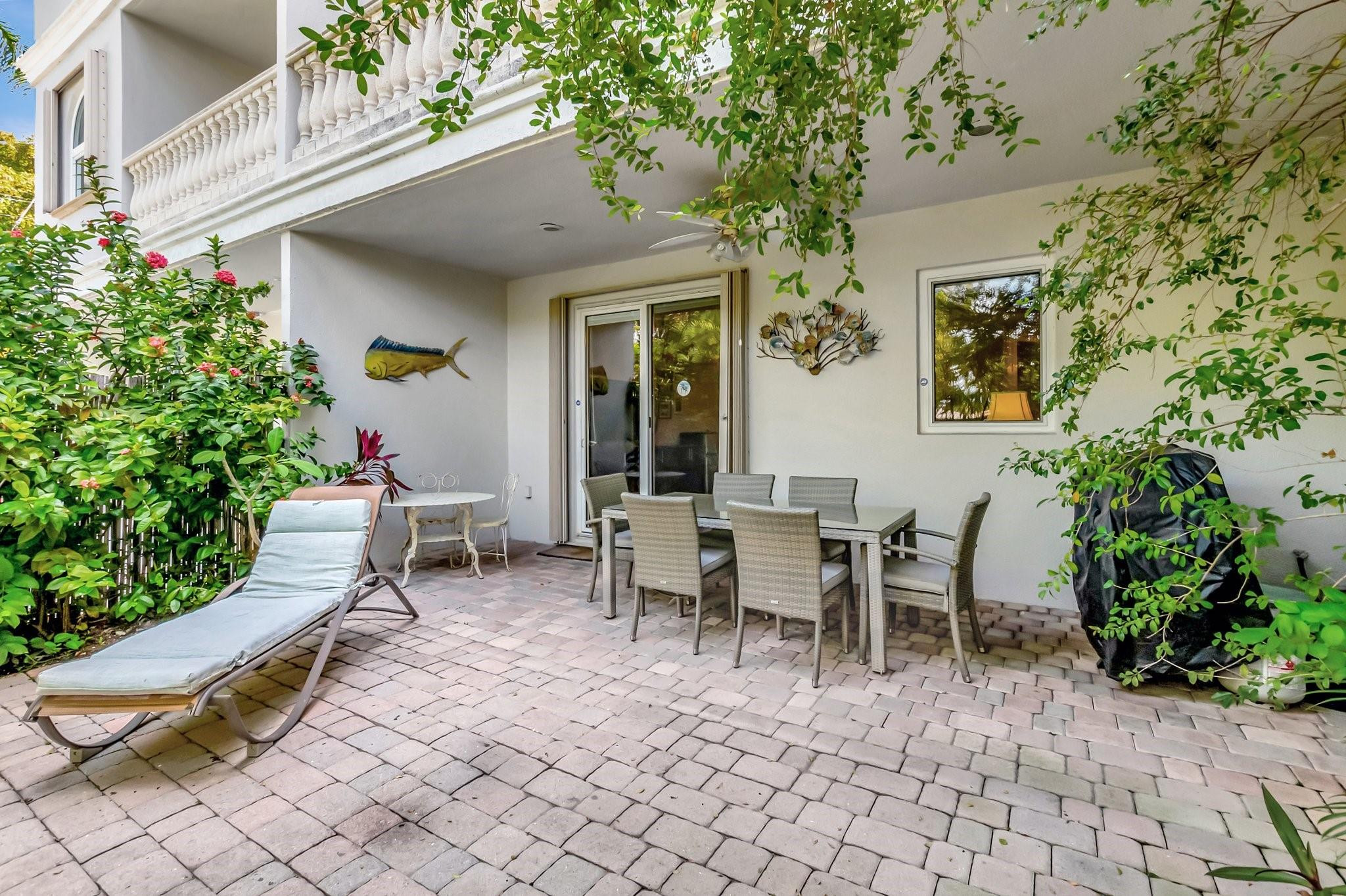 1776 Bay Dr