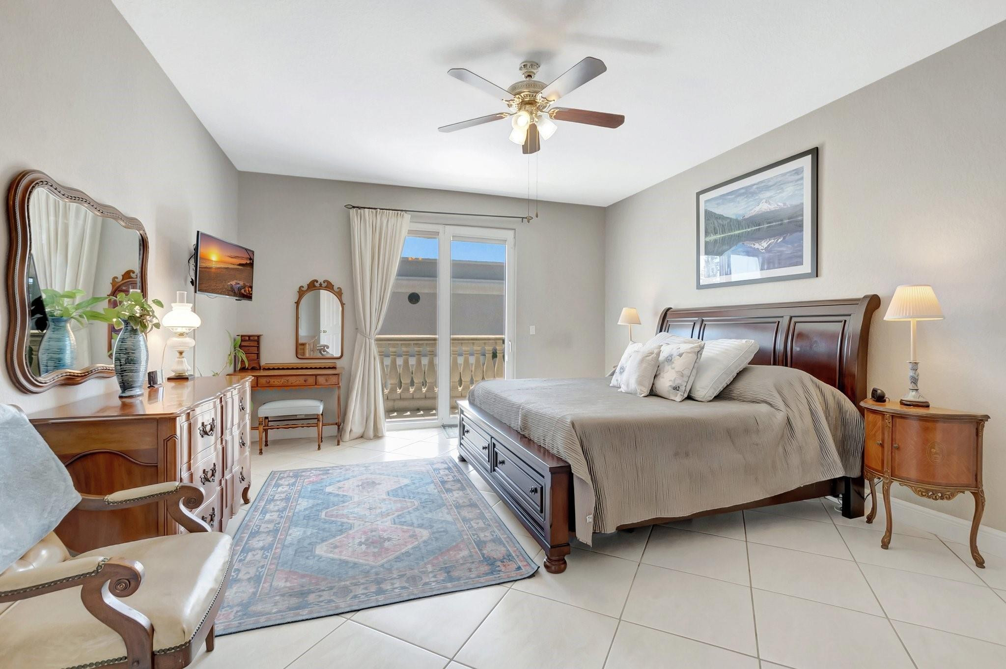 1776 Bay Dr