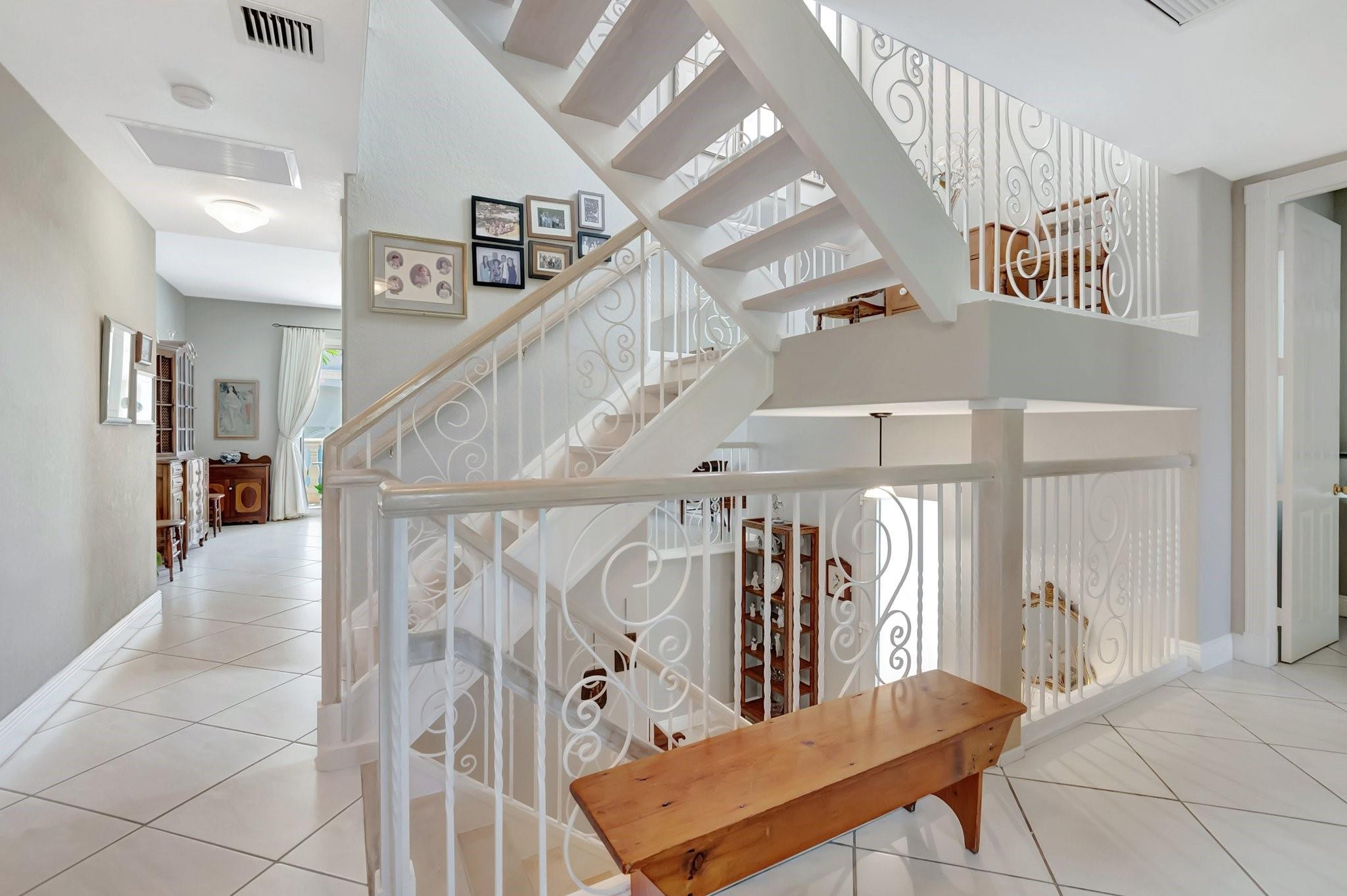 1776 Bay Dr