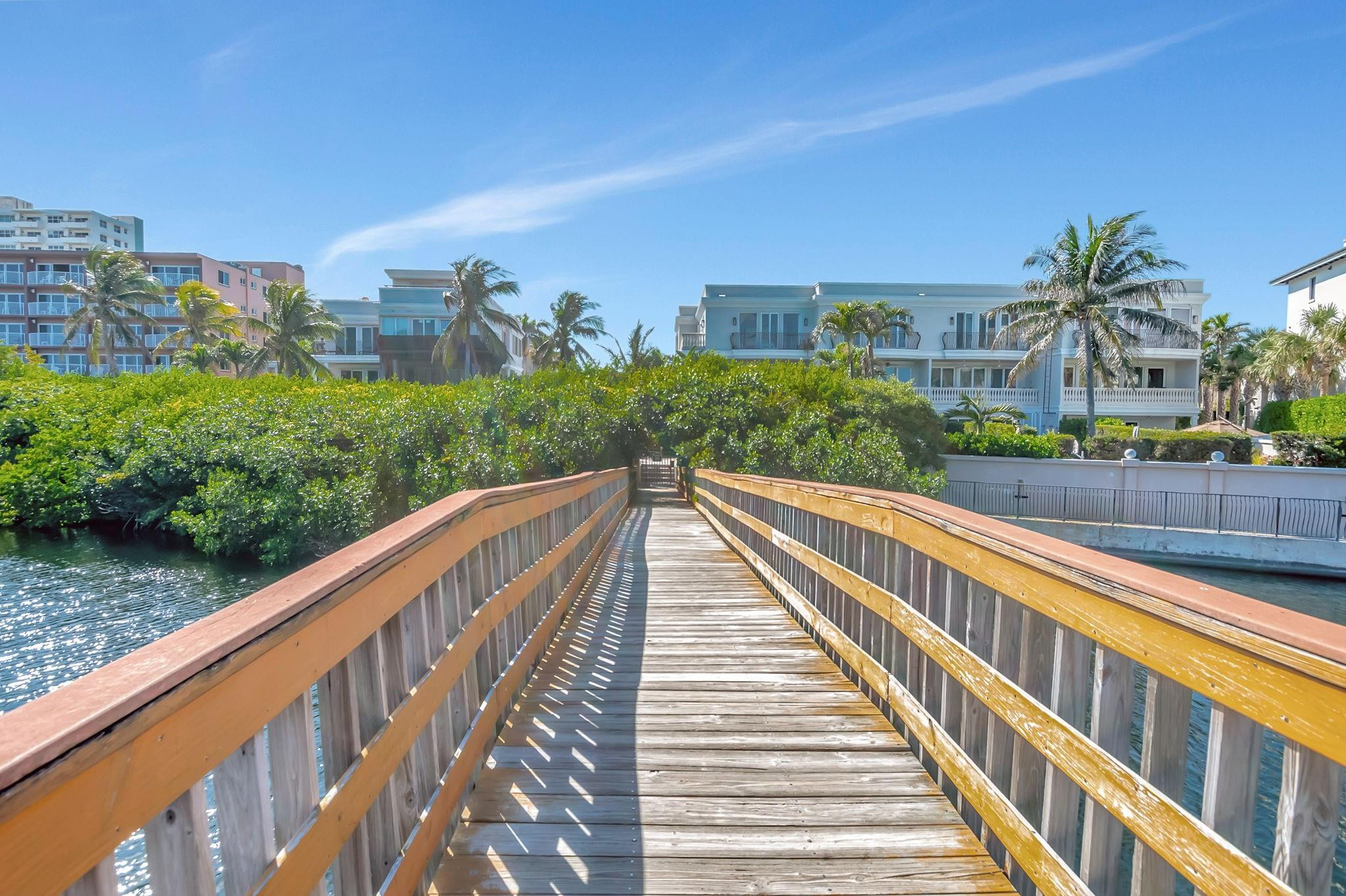 1776 Bay Dr