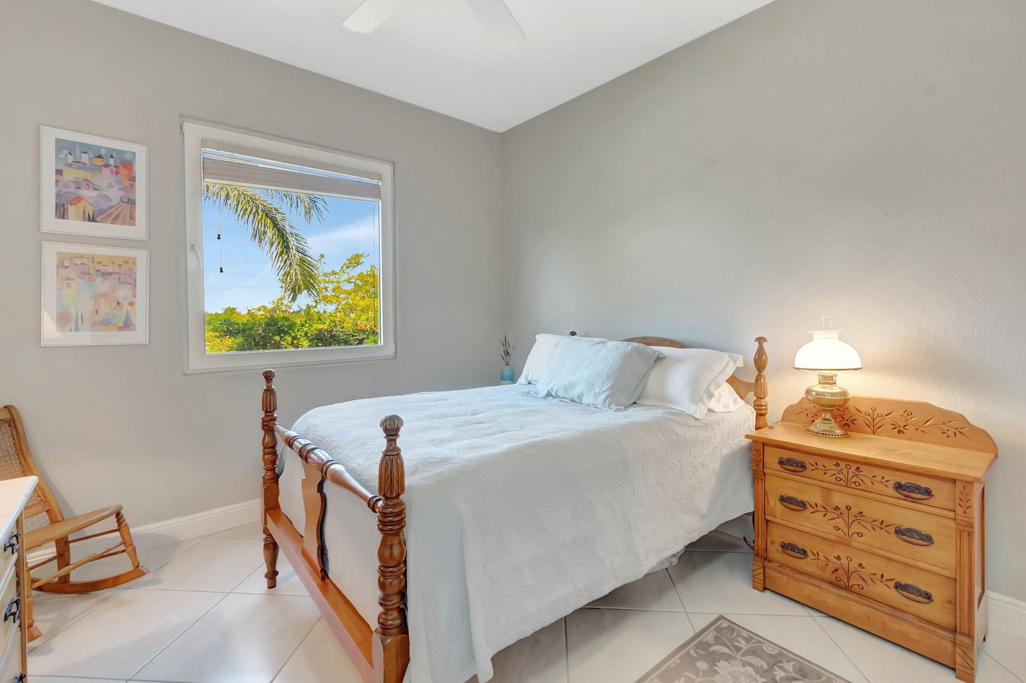 1776 Bay Dr