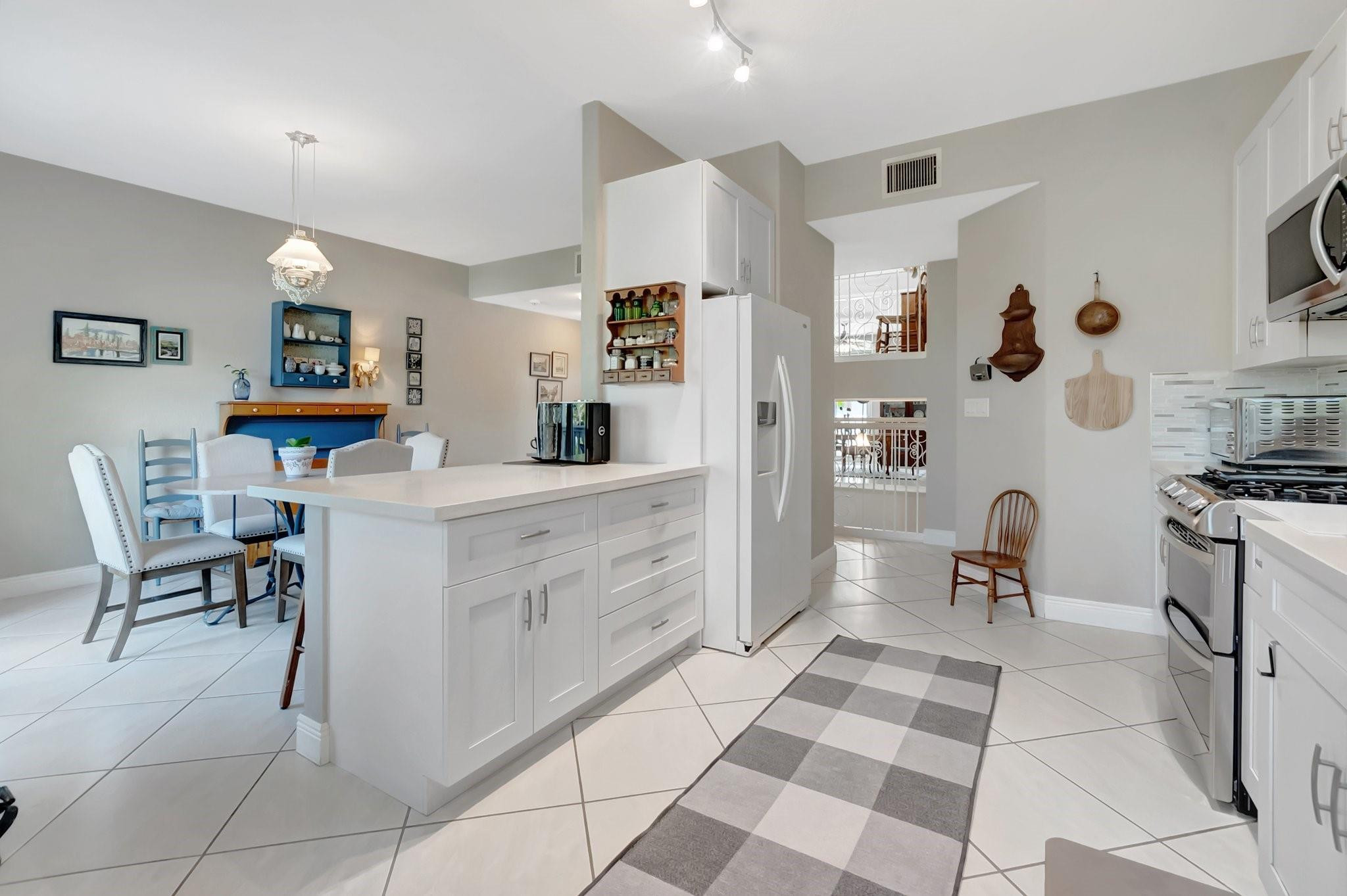 1776 Bay Dr