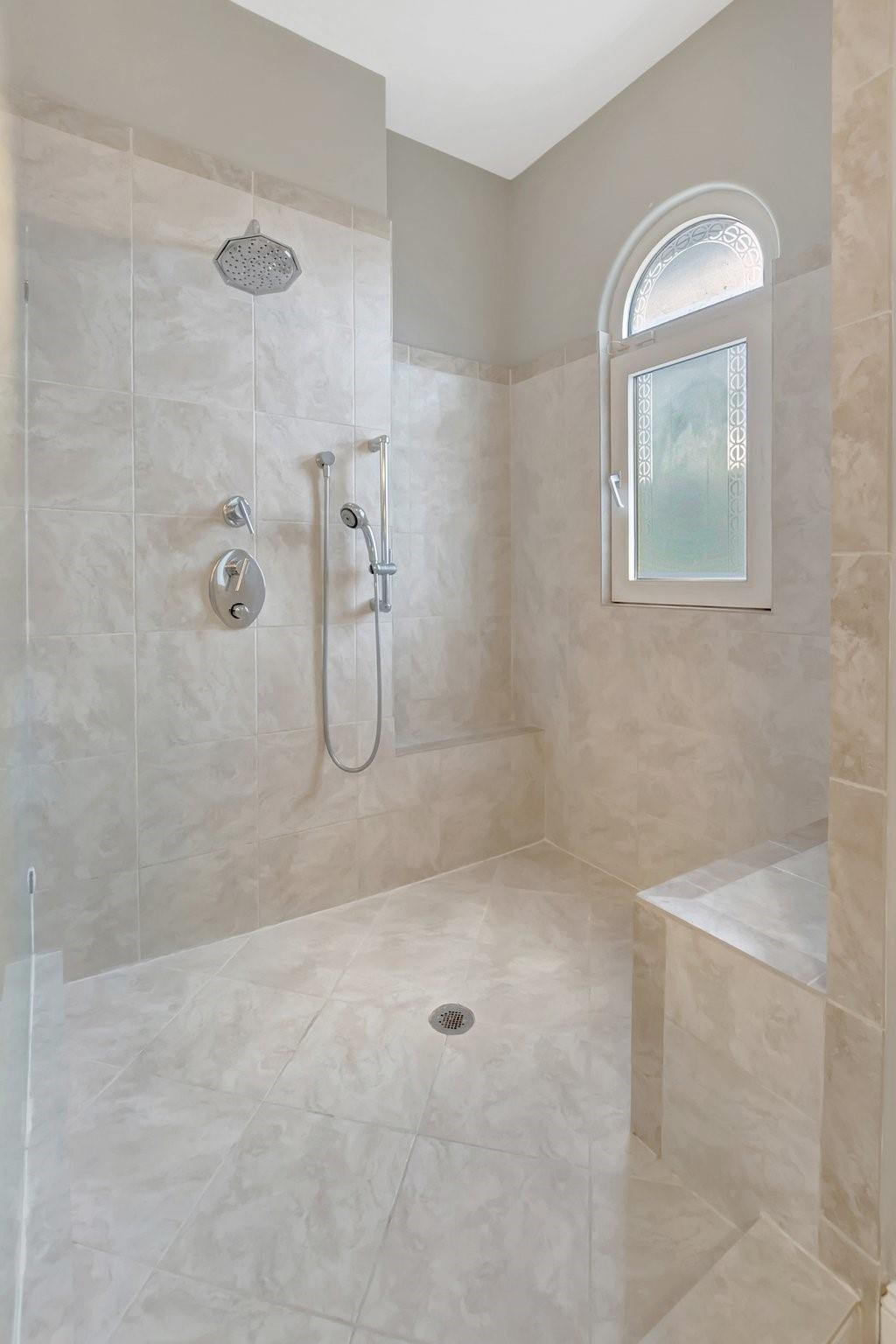1776 Bay Dr