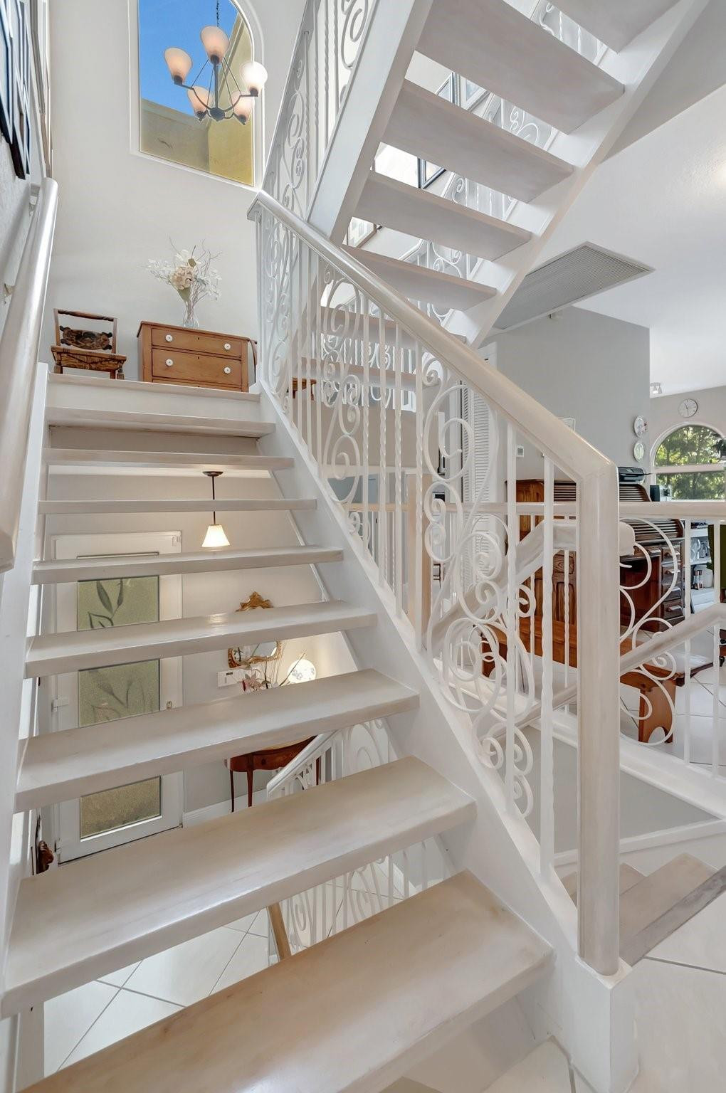 1776 Bay Dr