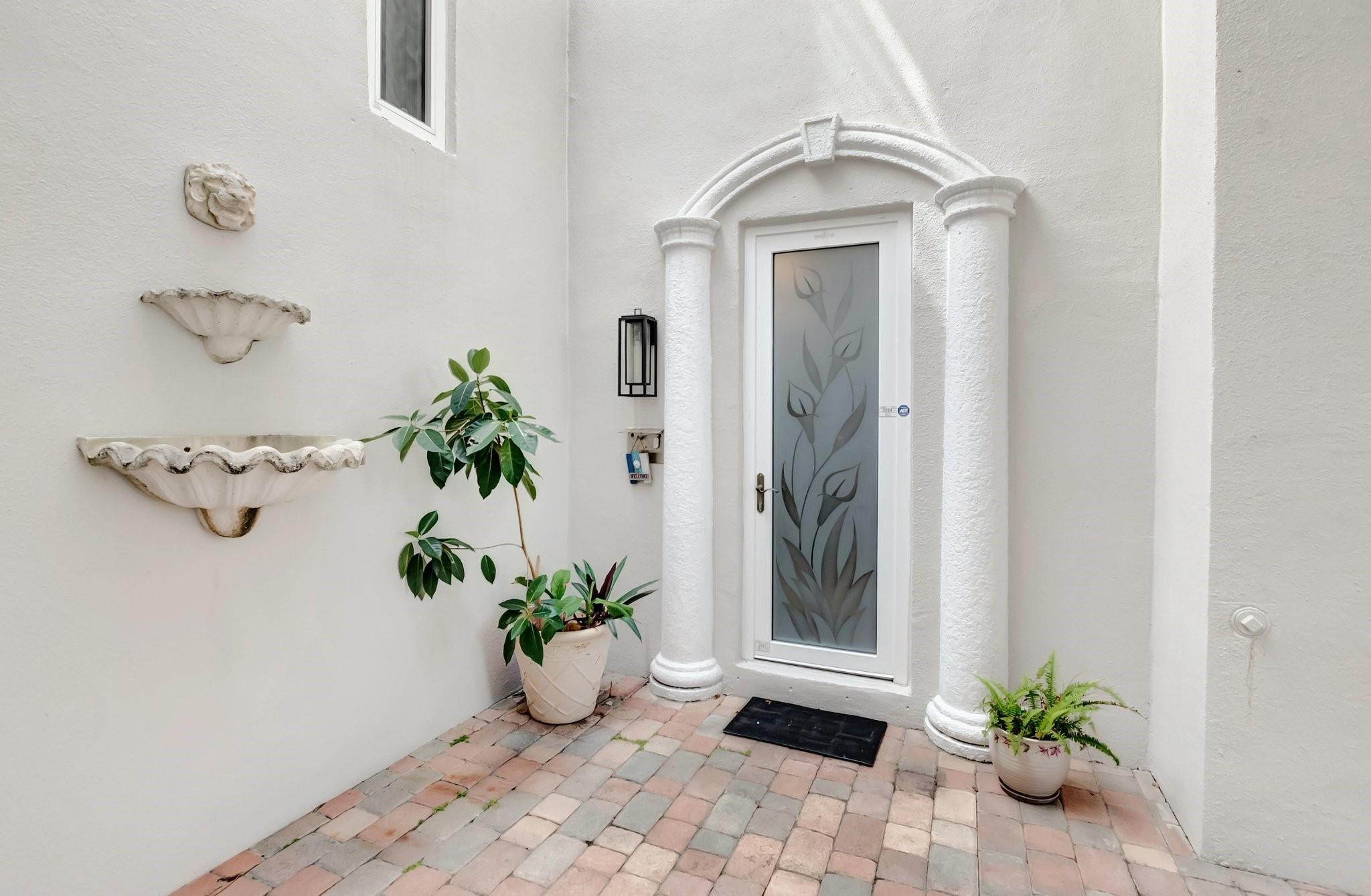 1776 Bay Dr