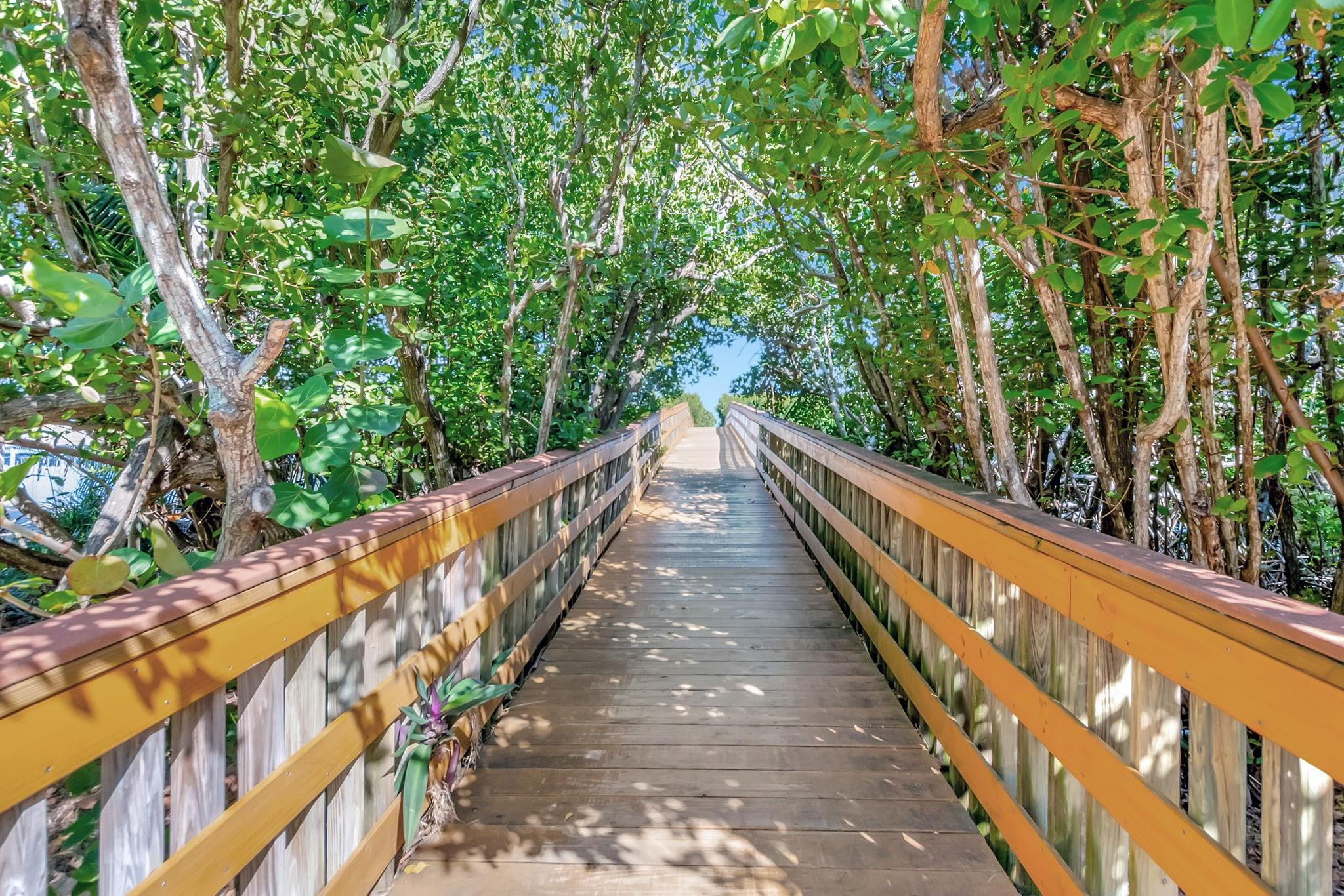 1776 Bay Dr