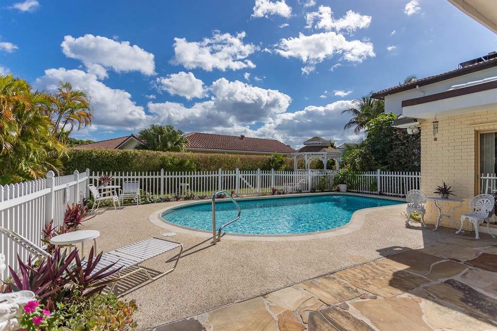 790 Coquina Way