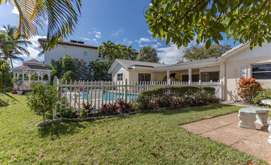 790 Coquina Way