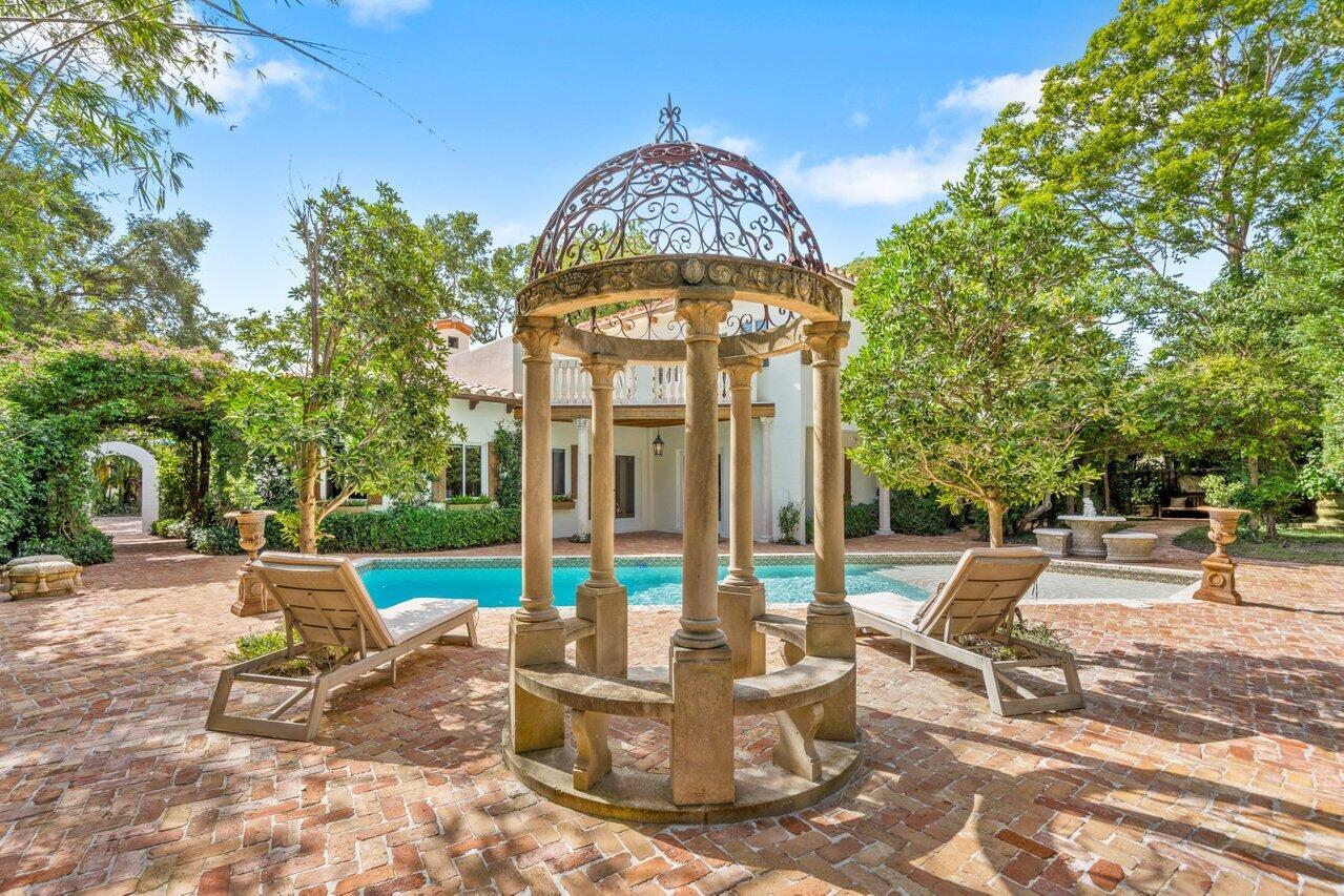 855 Azalea Street