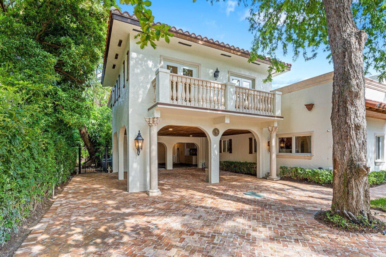 855 Azalea Street