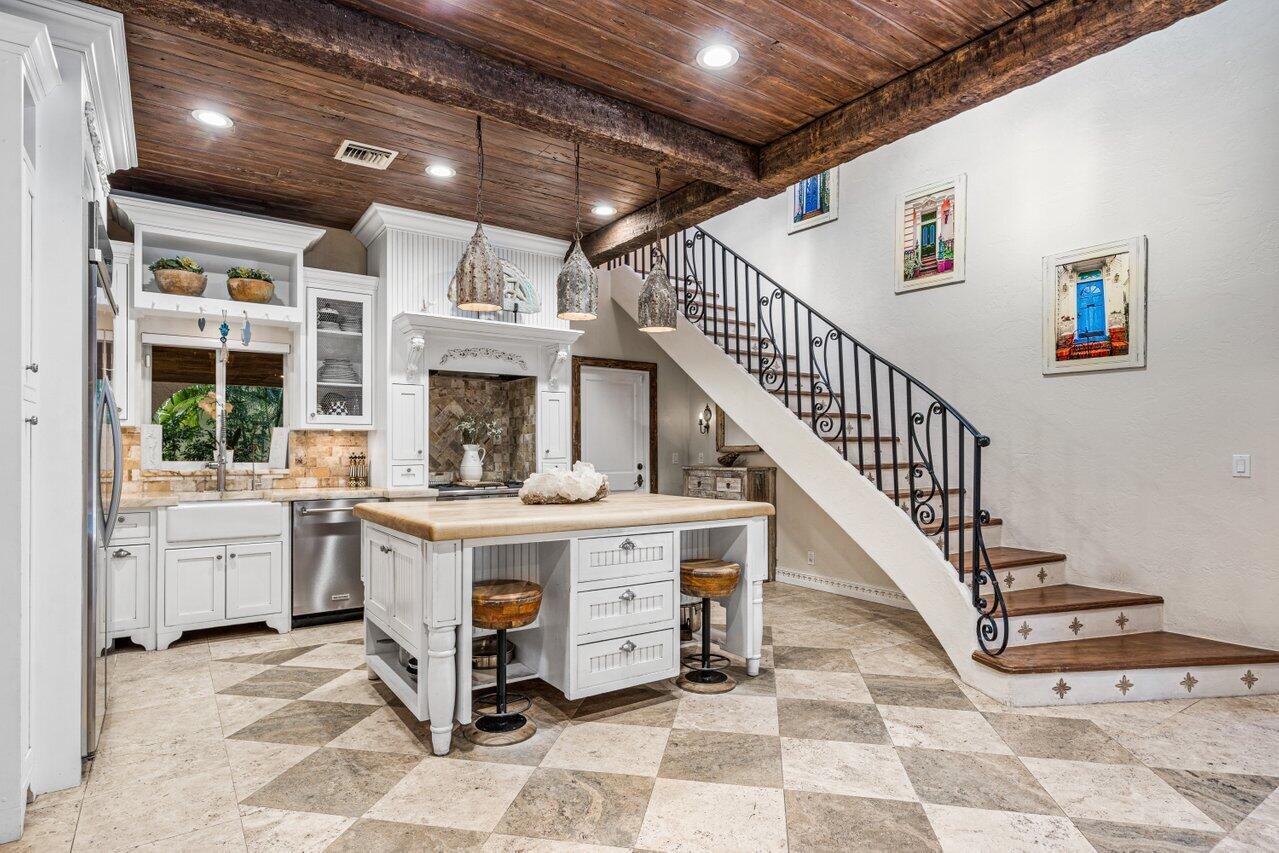 855 Azalea Street