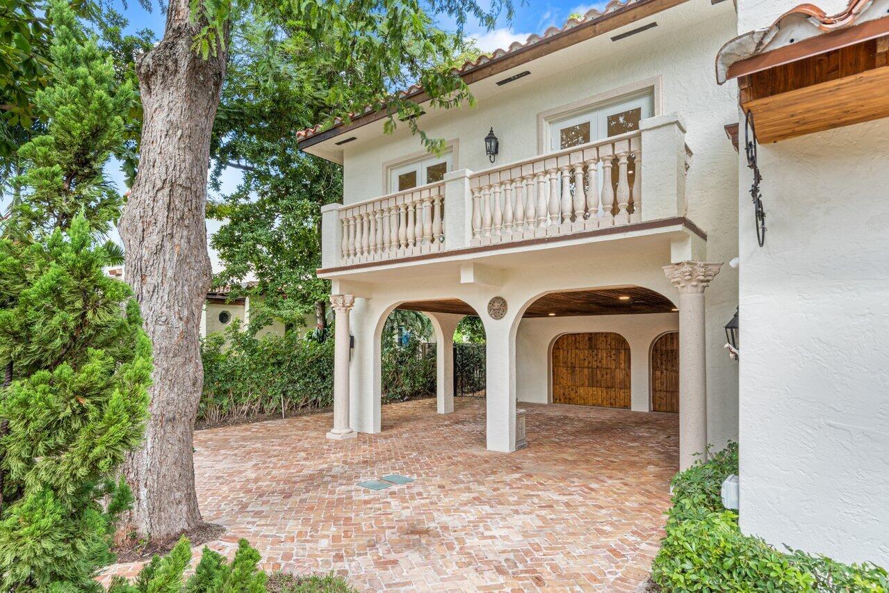 855 Azalea Street