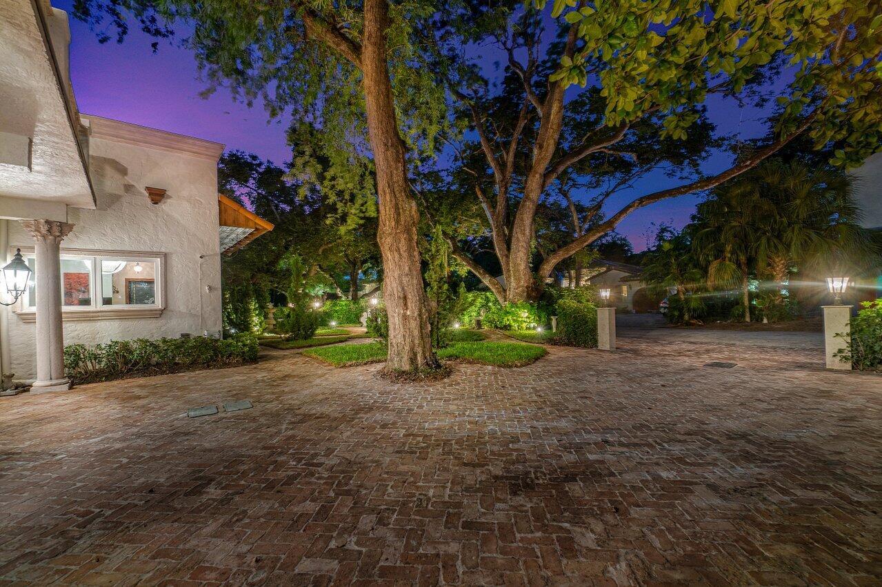 855 Azalea Street