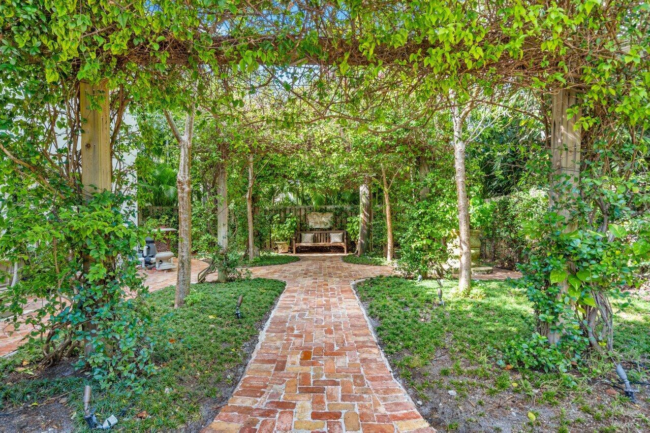 855 Azalea Street