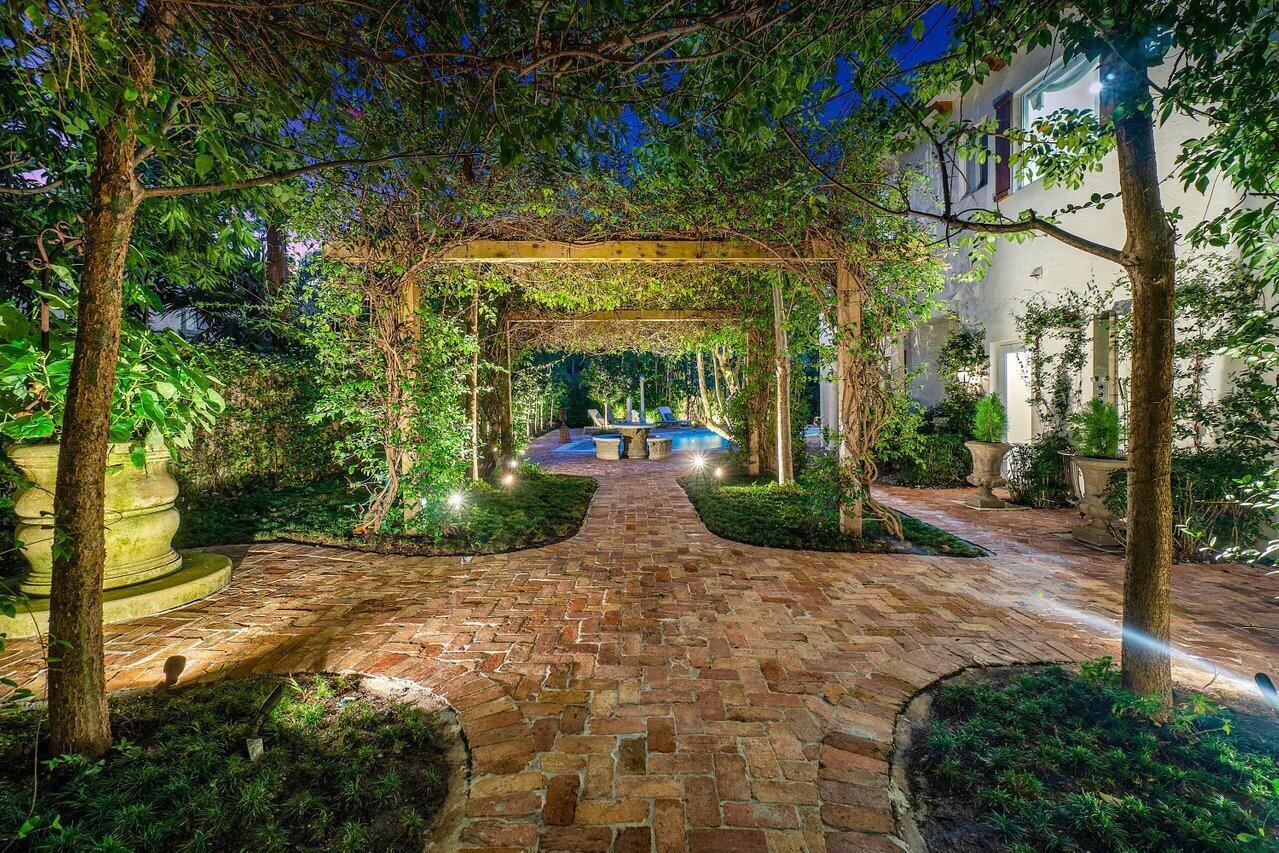 855 Azalea Street