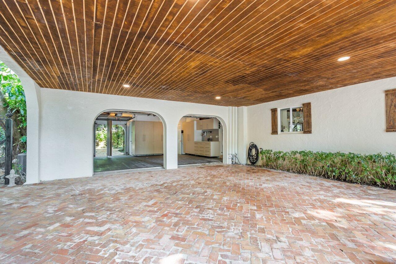 855 Azalea Street