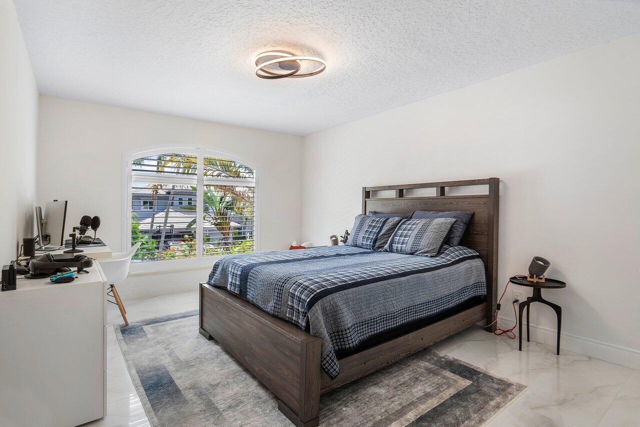 715 NW 101st Terrace