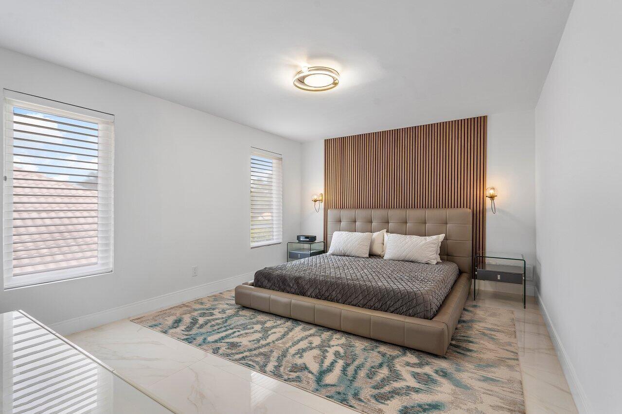 715 NW 101st Terrace