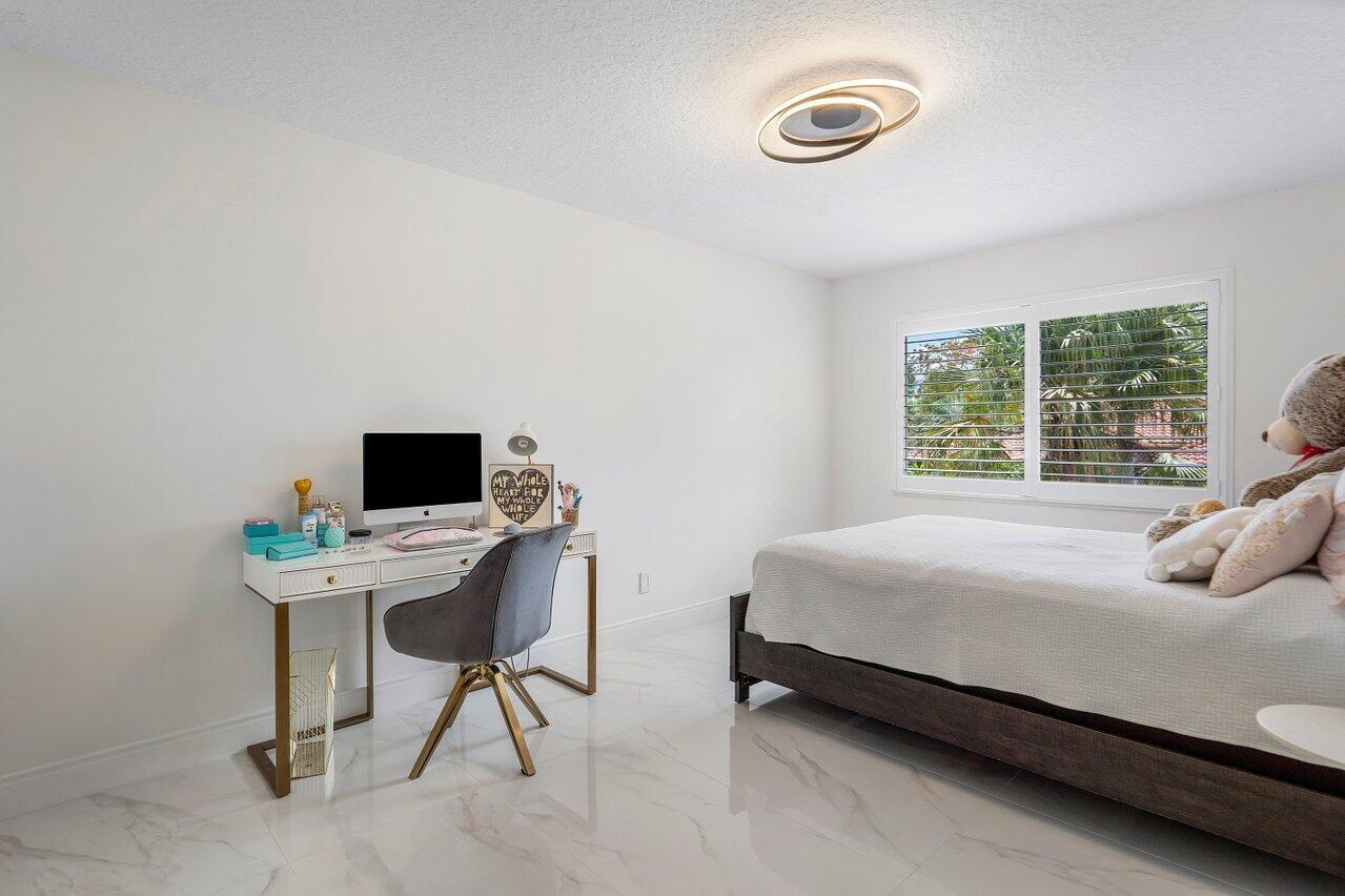 715 NW 101st Terrace