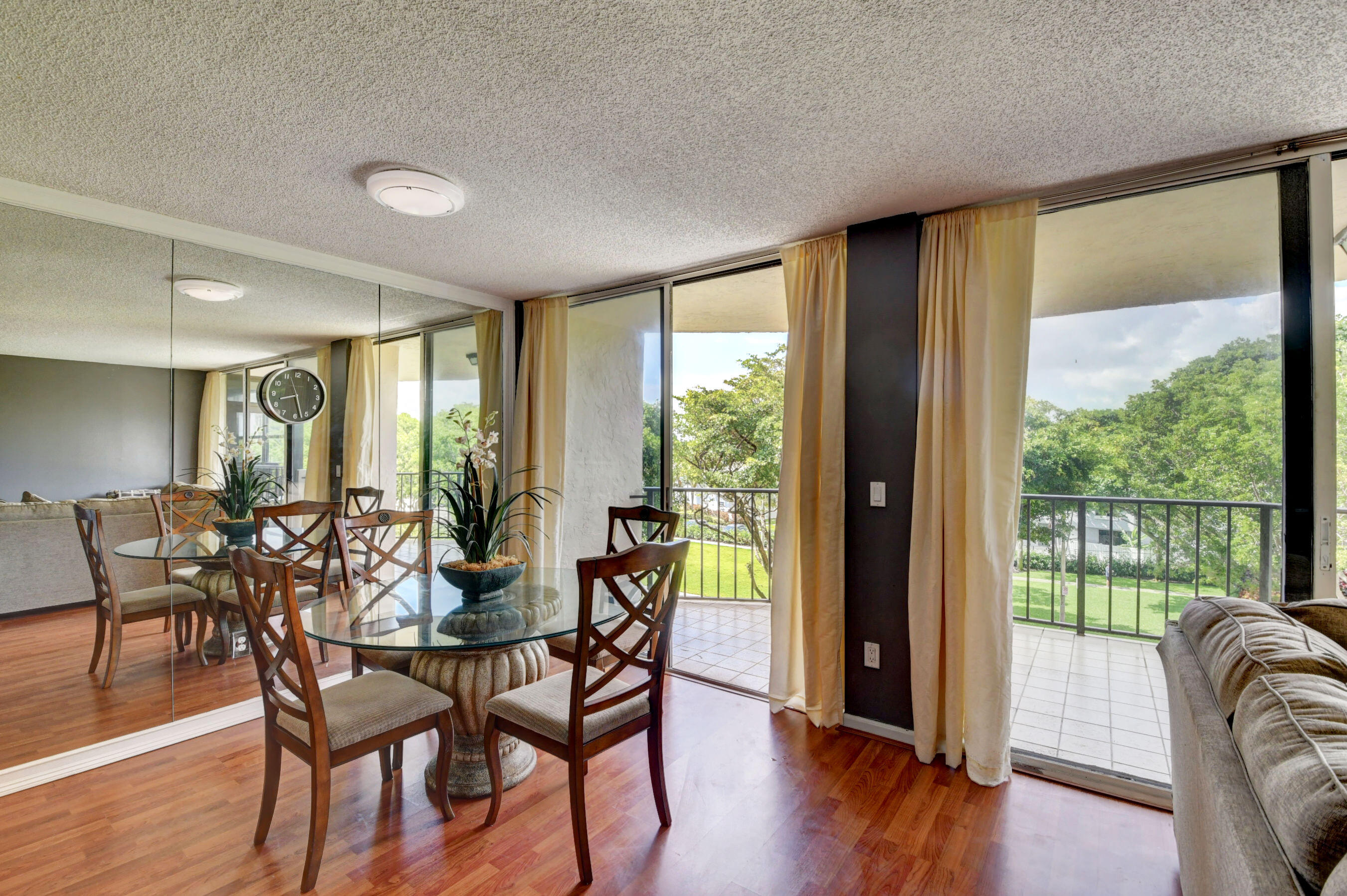 859 Jeffery Street Unit: 409