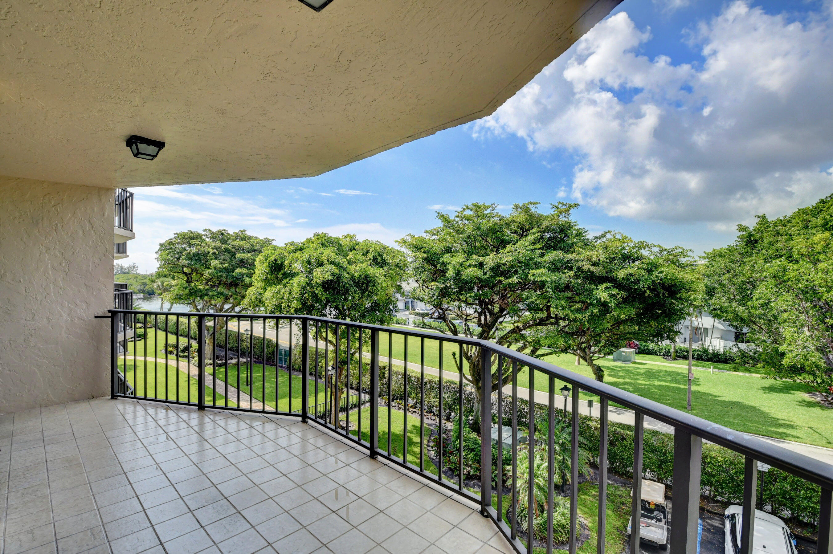 859 Jeffery Street Unit: 409