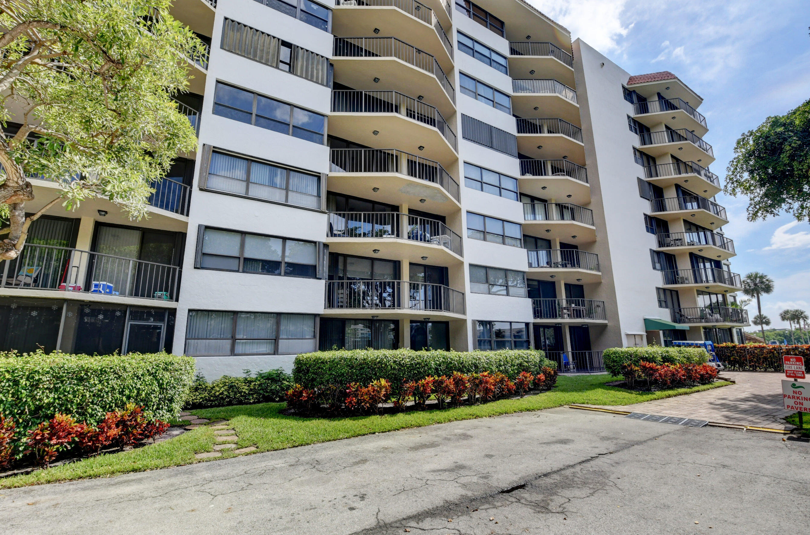 859 Jeffery Street Unit: 409
