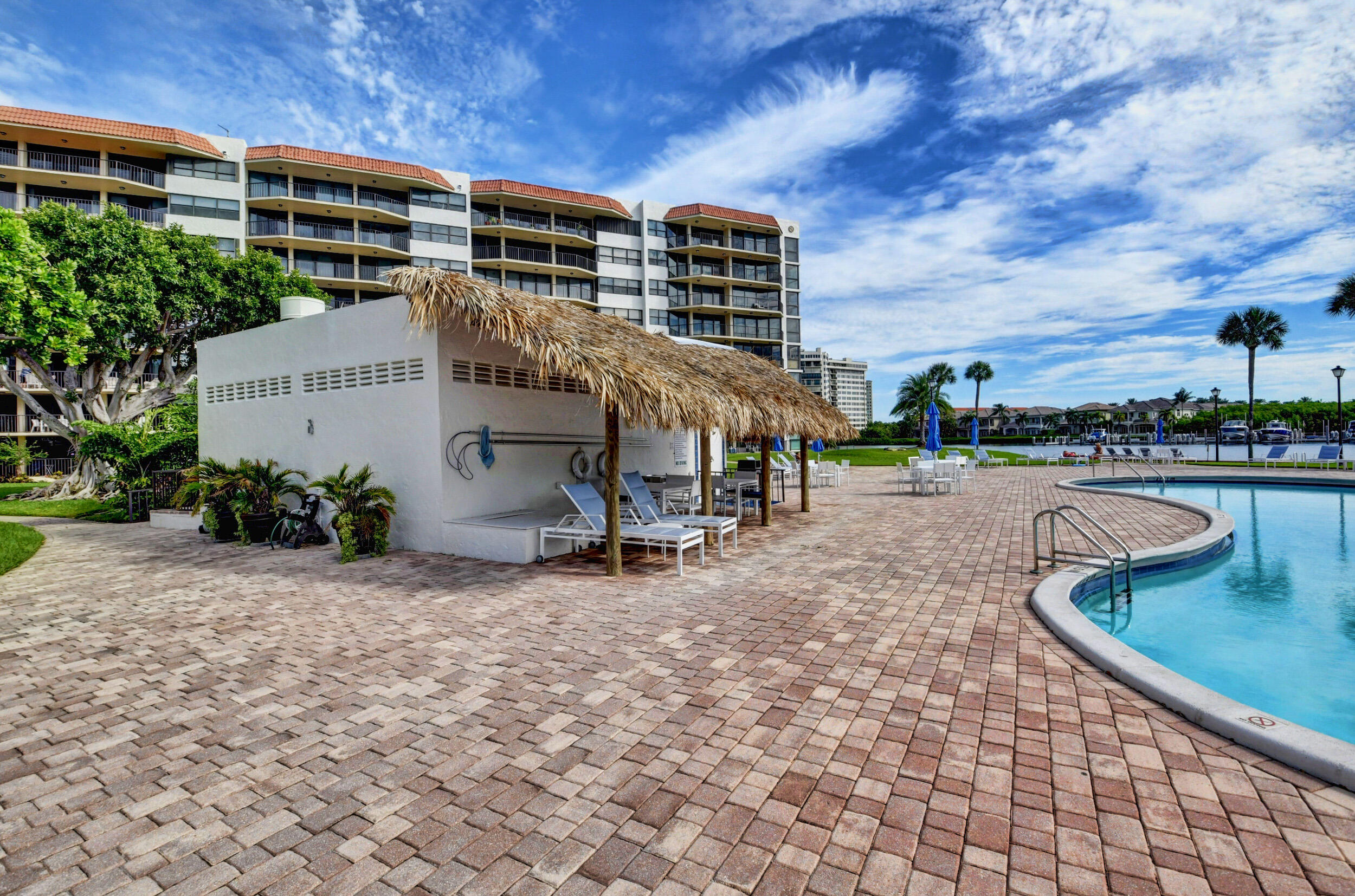 859 Jeffery Street Unit: 409