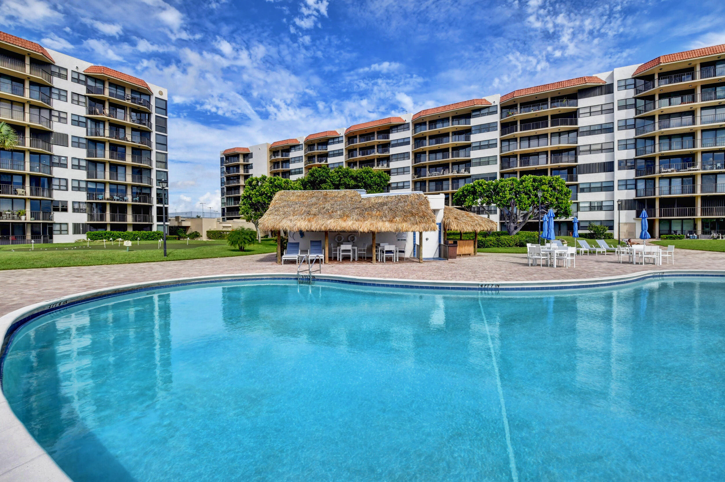 859 Jeffery Street Unit: 409
