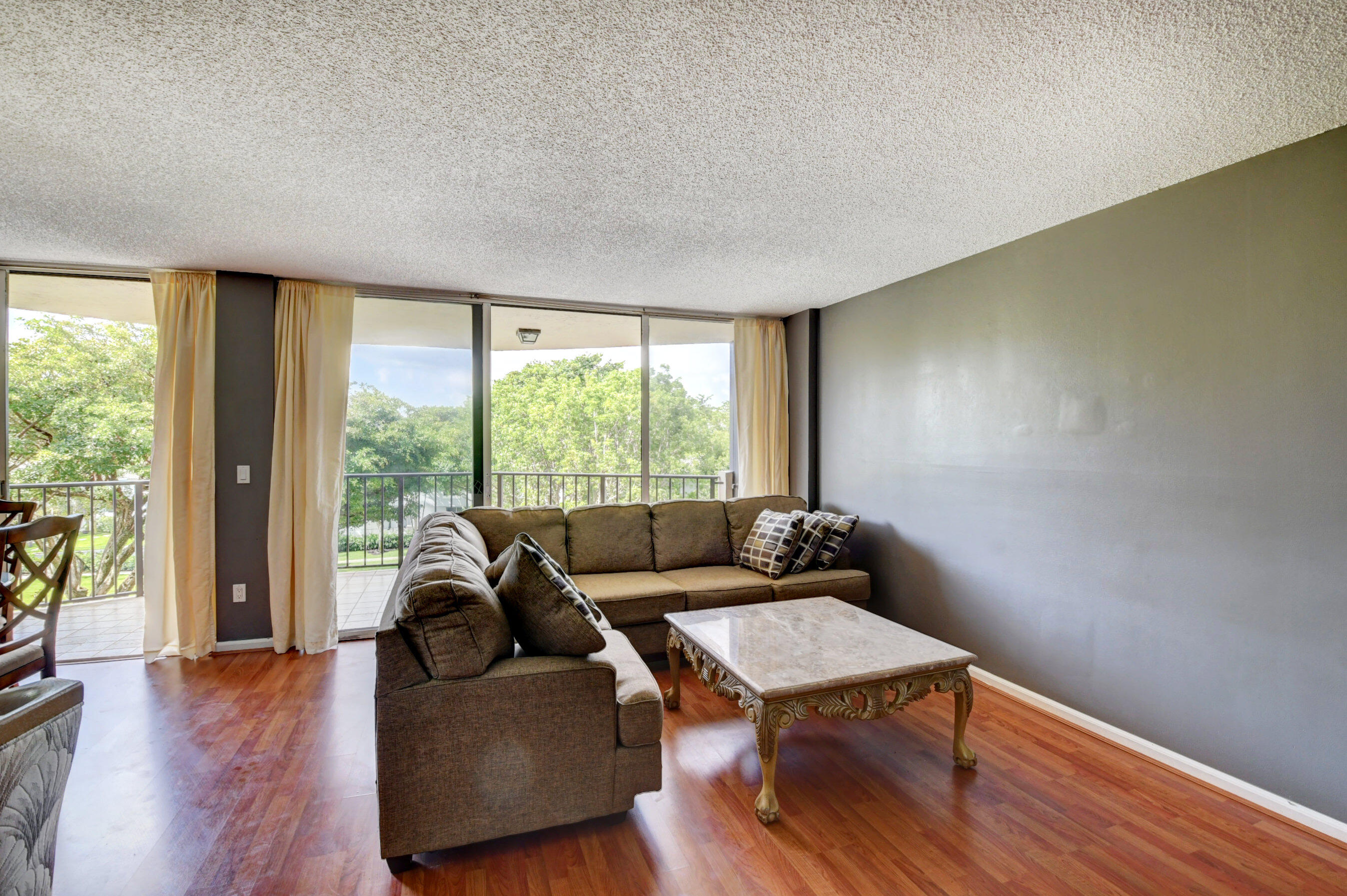 859 Jeffery Street Unit: 409