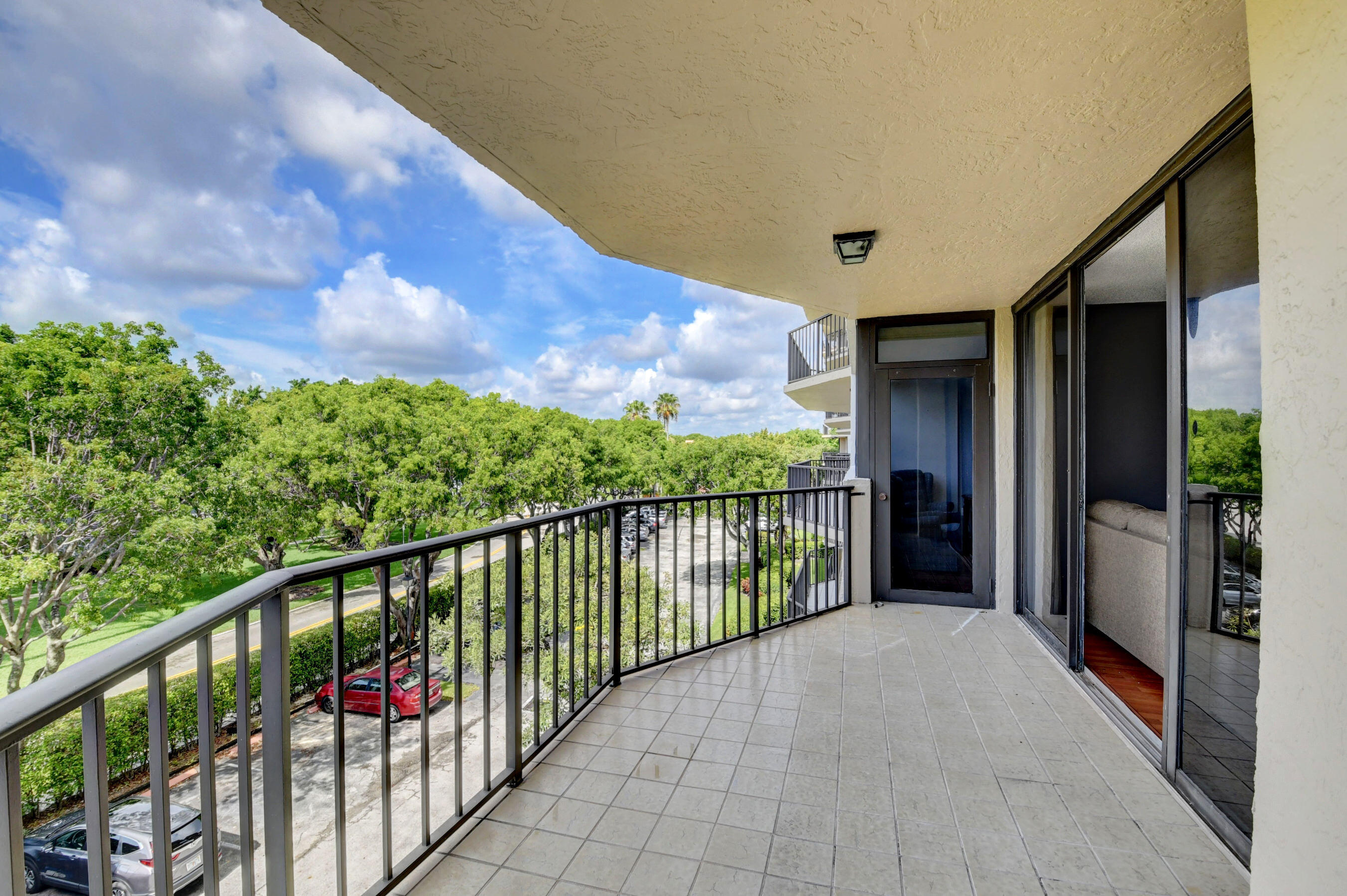 859 Jeffery Street Unit: 409