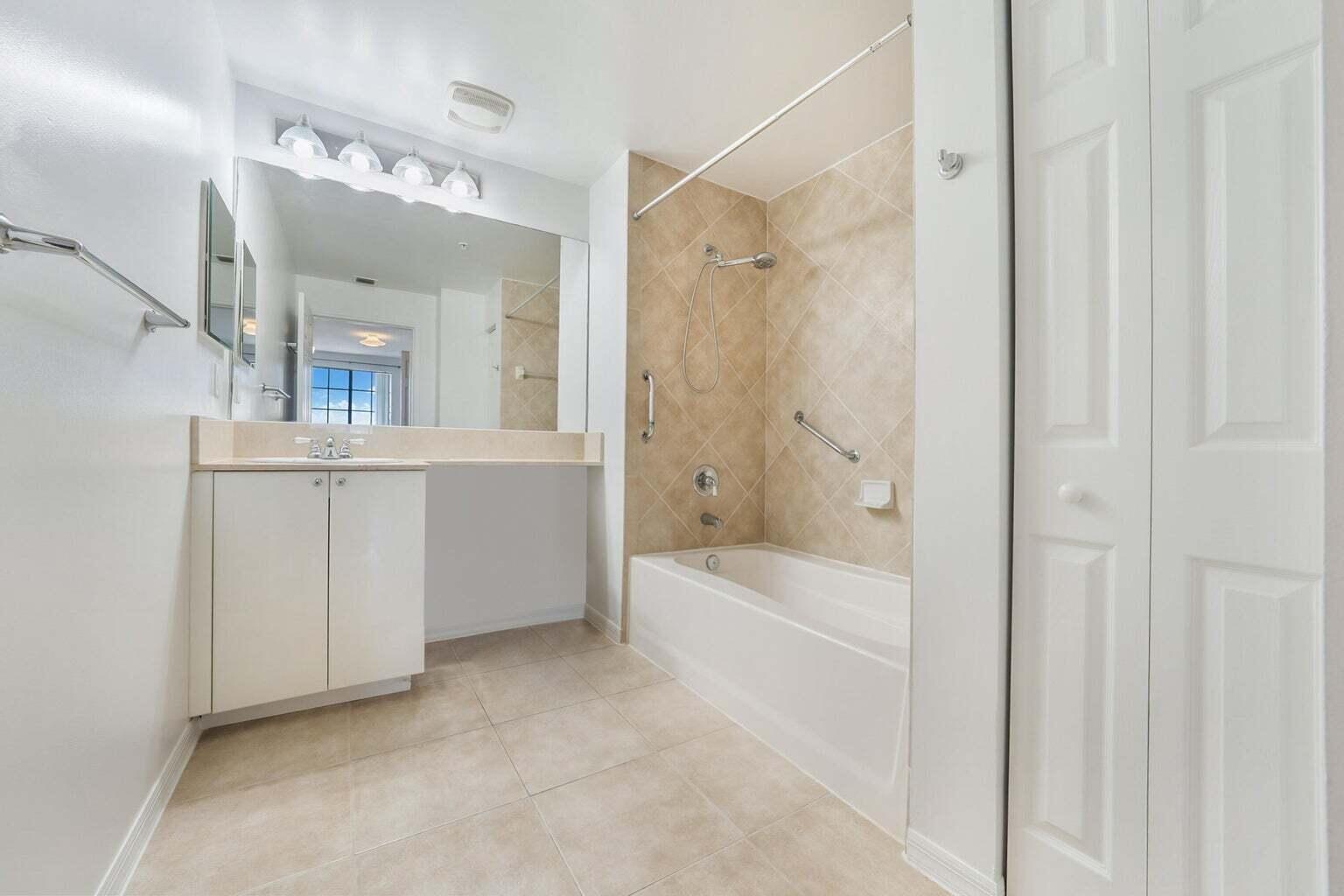 233 S Federal Highway Unit: 515