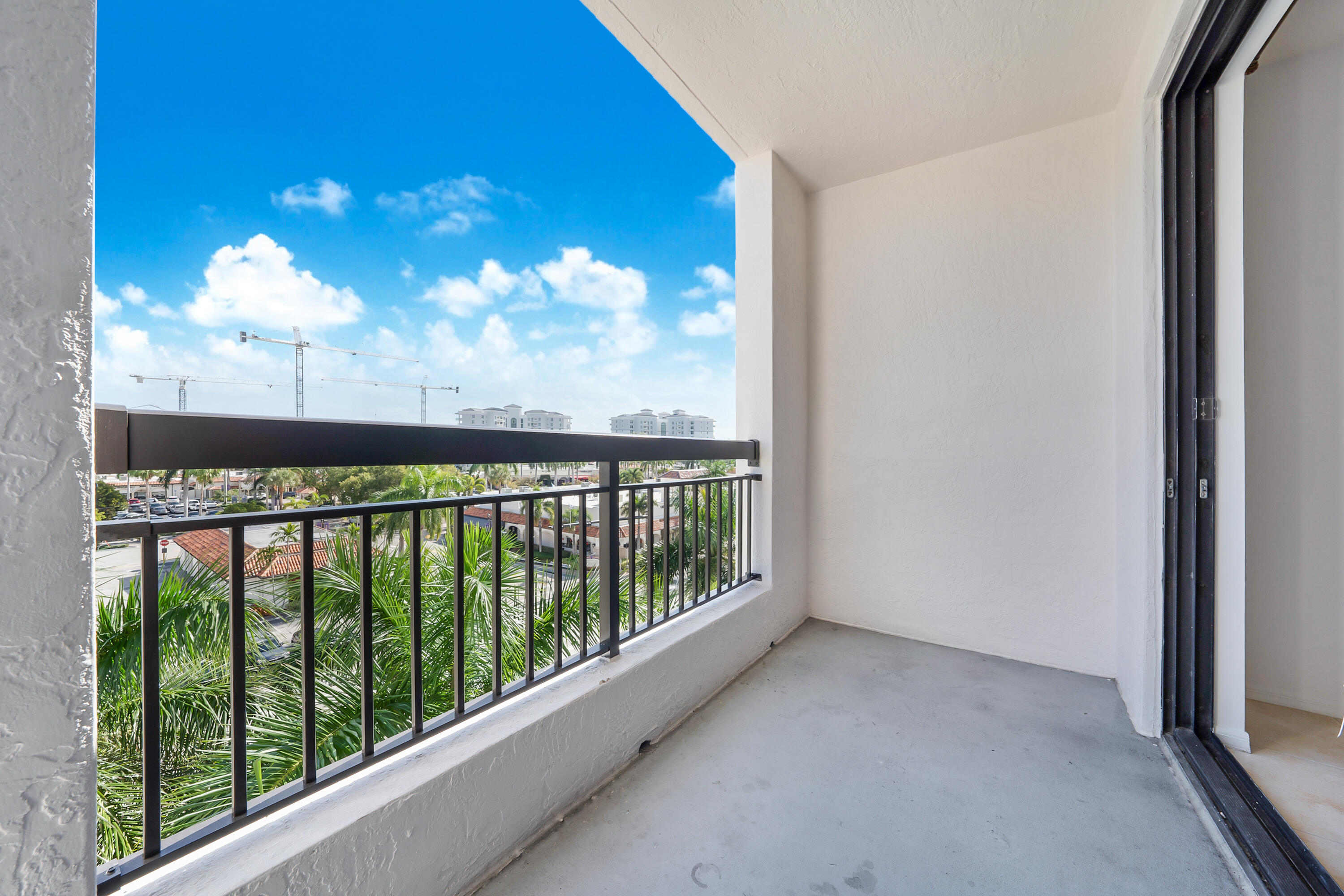 233 S Federal Highway Unit: 515