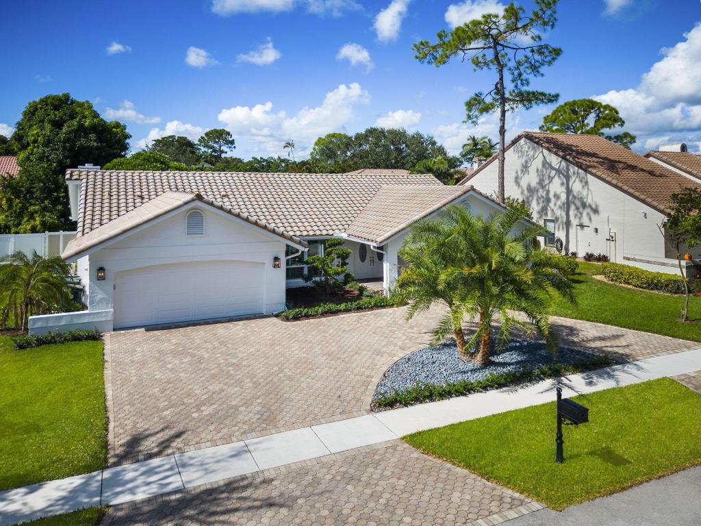 2851 NW 26th Court