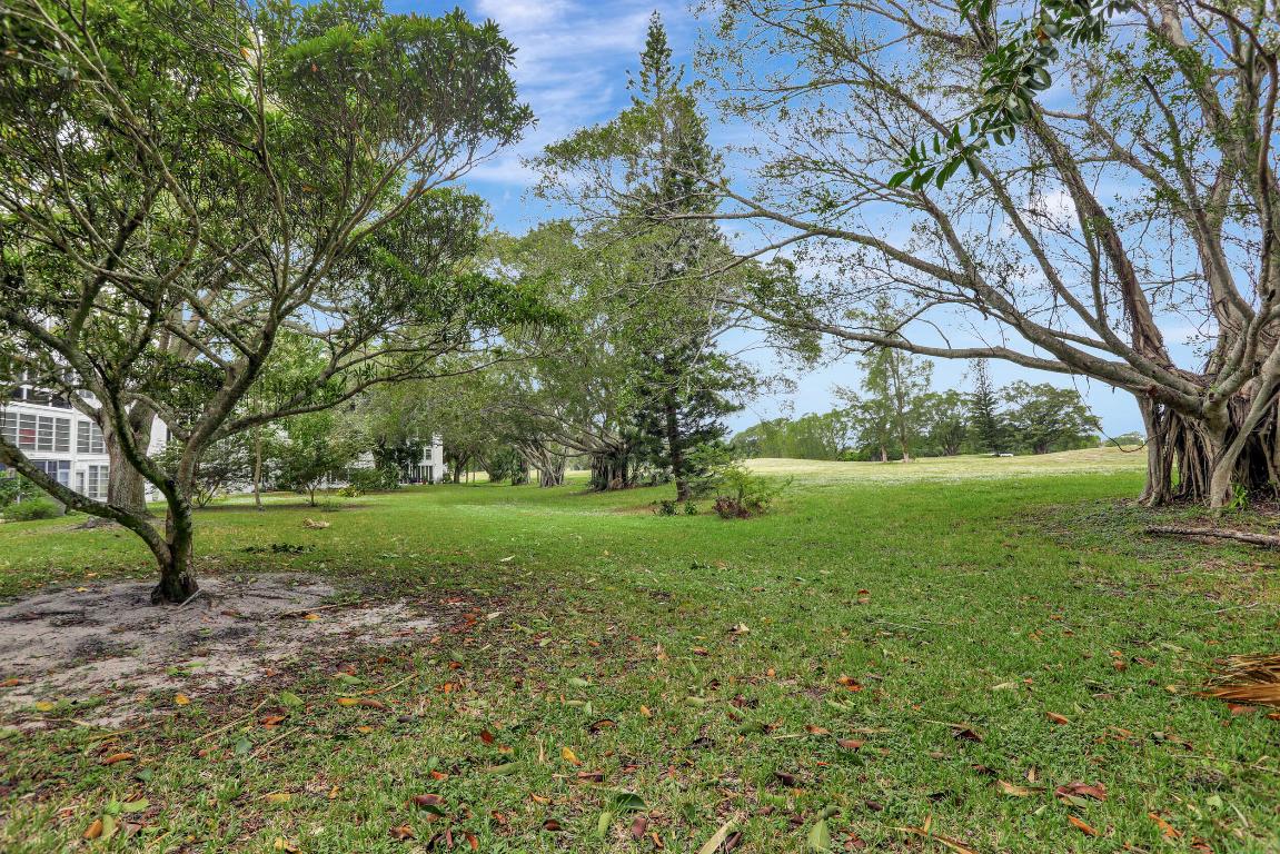 2041 Lyndhurst J Unit: 2041