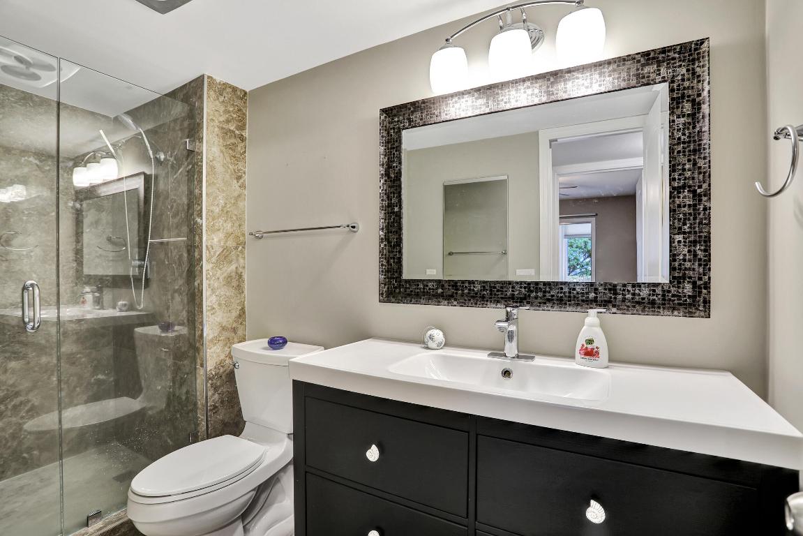 2041 Lyndhurst J Unit: 2041
