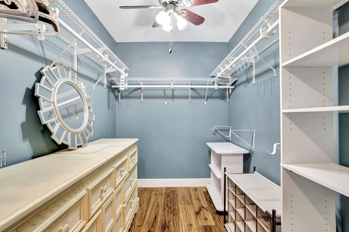 2041 Lyndhurst J Unit: 2041