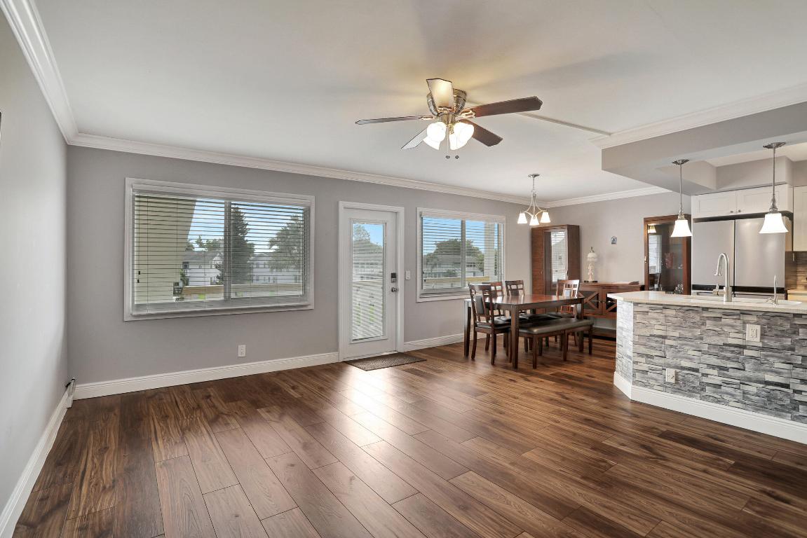2041 Lyndhurst J Unit: 2041