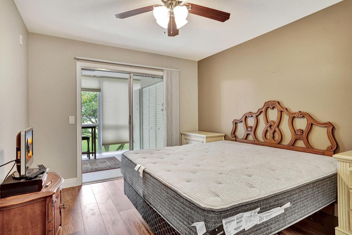 2041 Lyndhurst J Unit: 2041